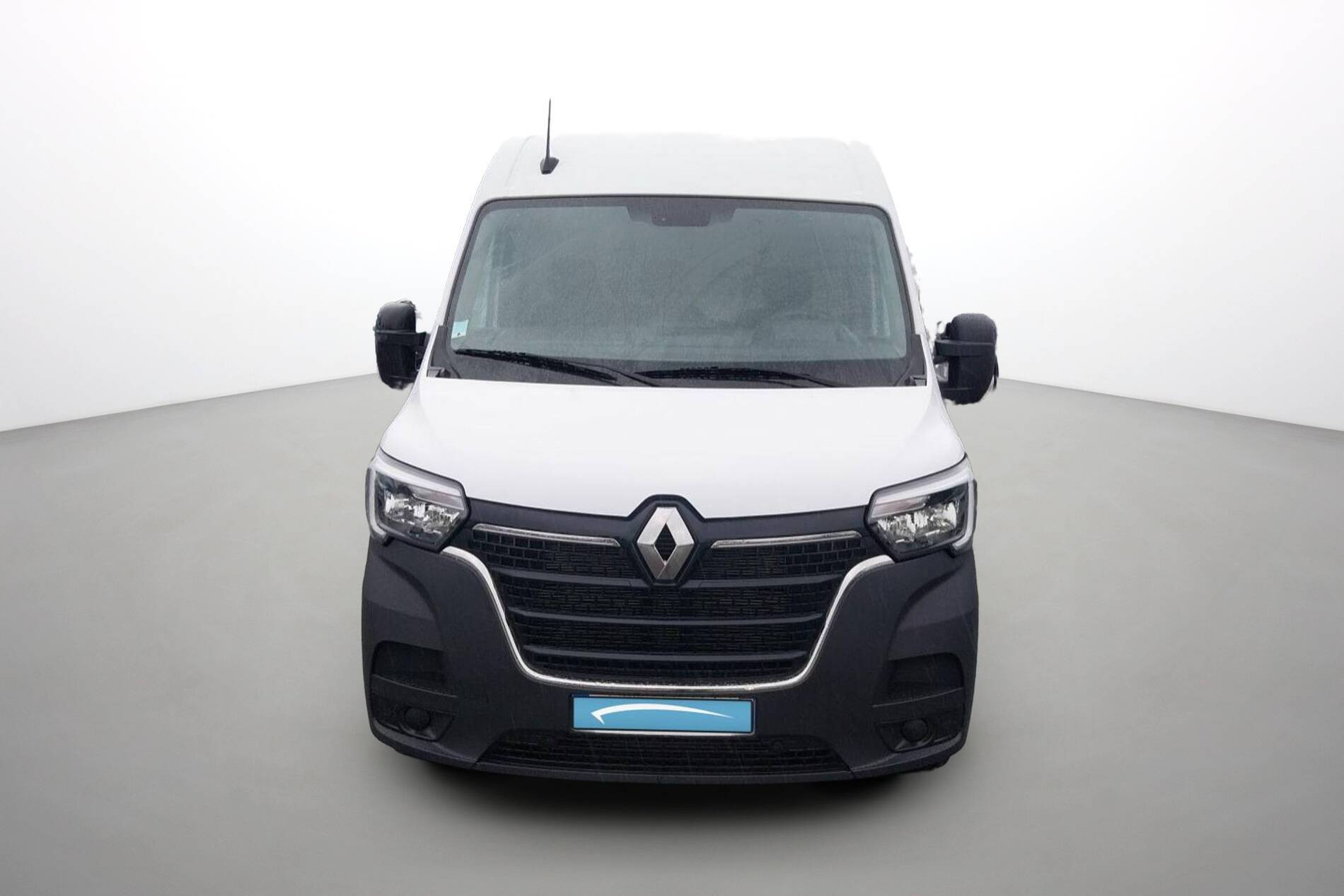 Vente en ligne Renault Master Fourgon MASTER FGN TRAC F3500 L2H2 BLUE DCI 135 au prix de 26 990 €