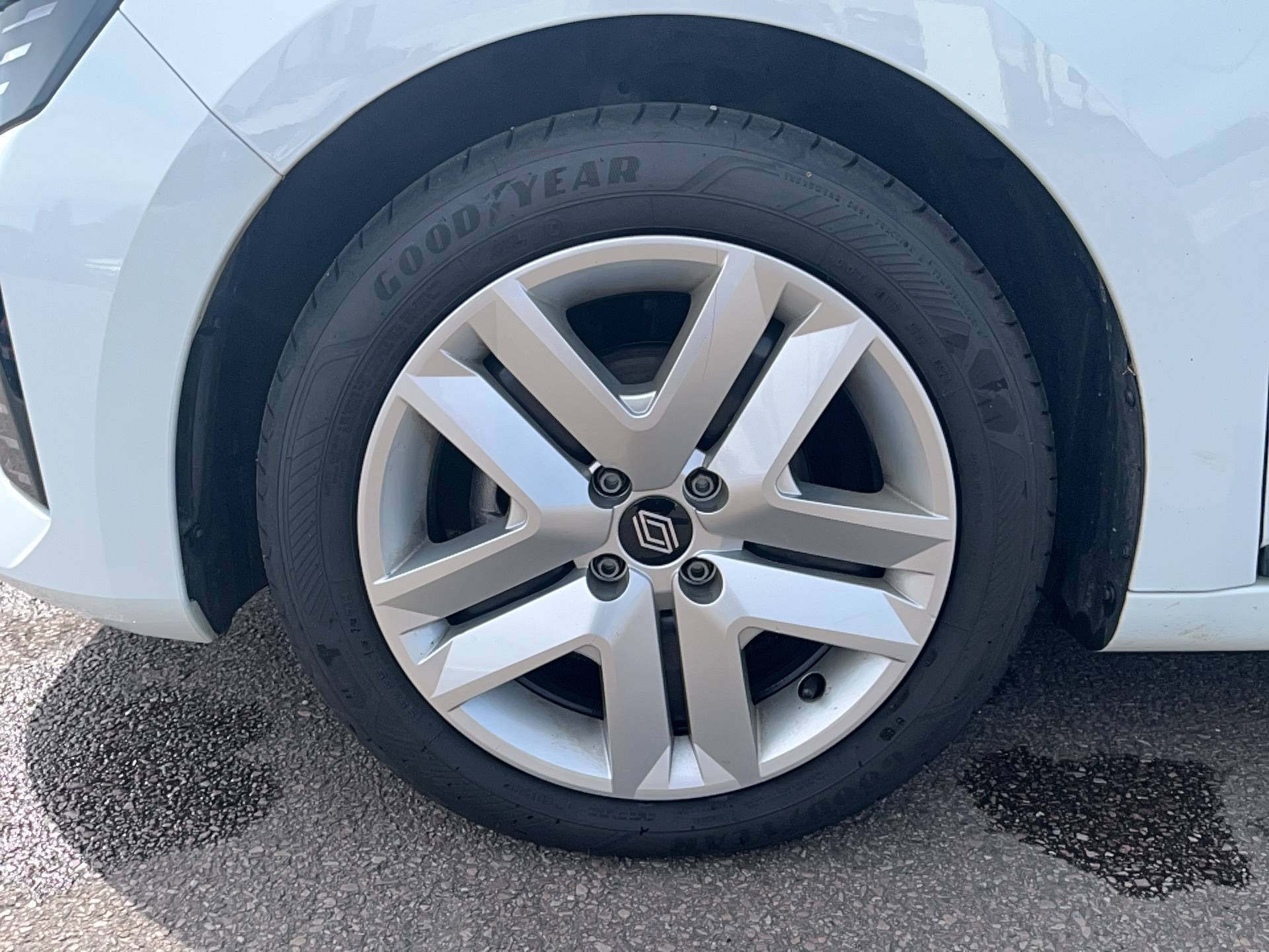 Vente en ligne Renault Clio 5 Clio TCe 90 au prix de 15 790 €