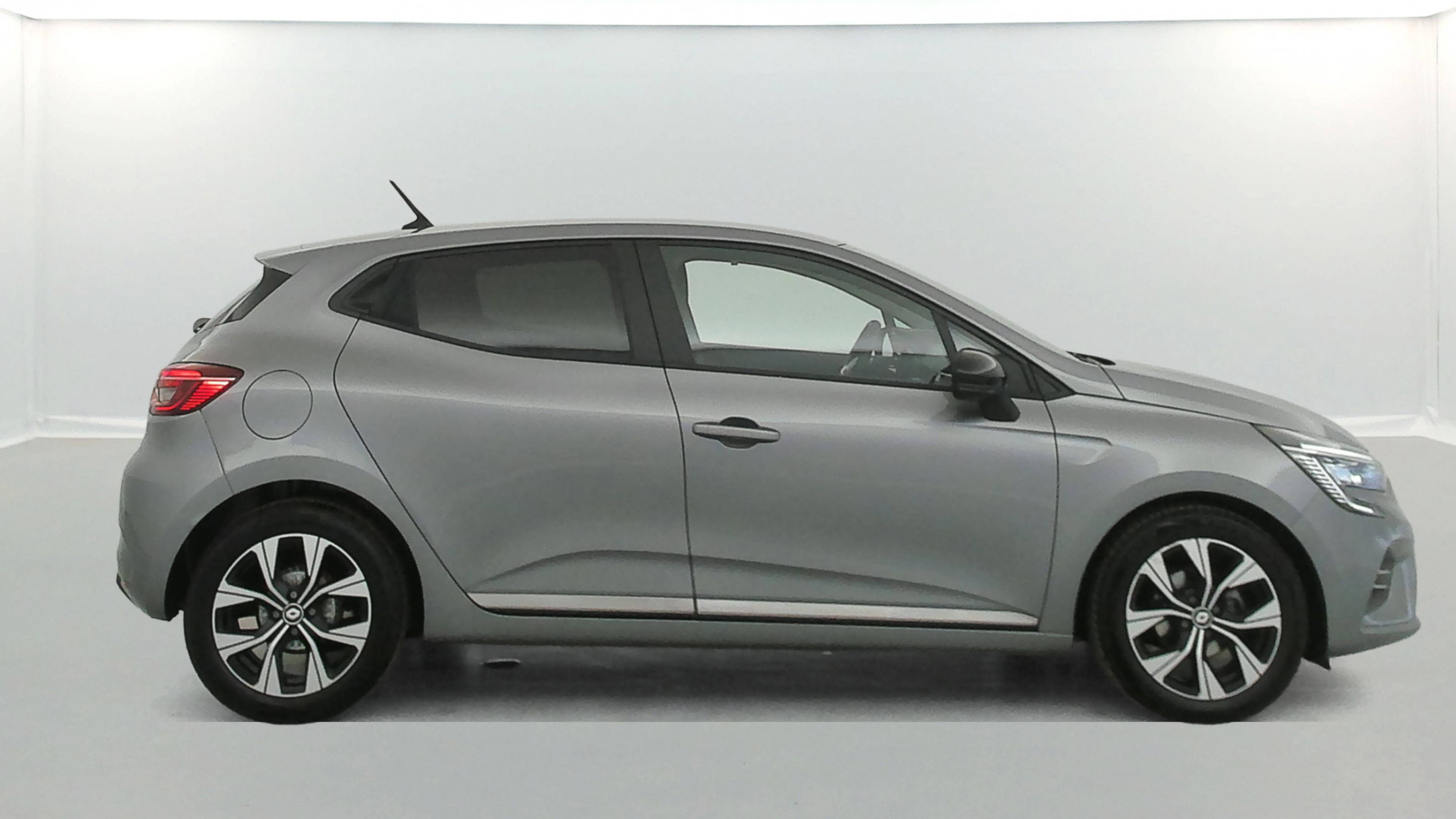 Vente en ligne Renault Clio 5 Clio TCe 90 au prix de 14 490 €