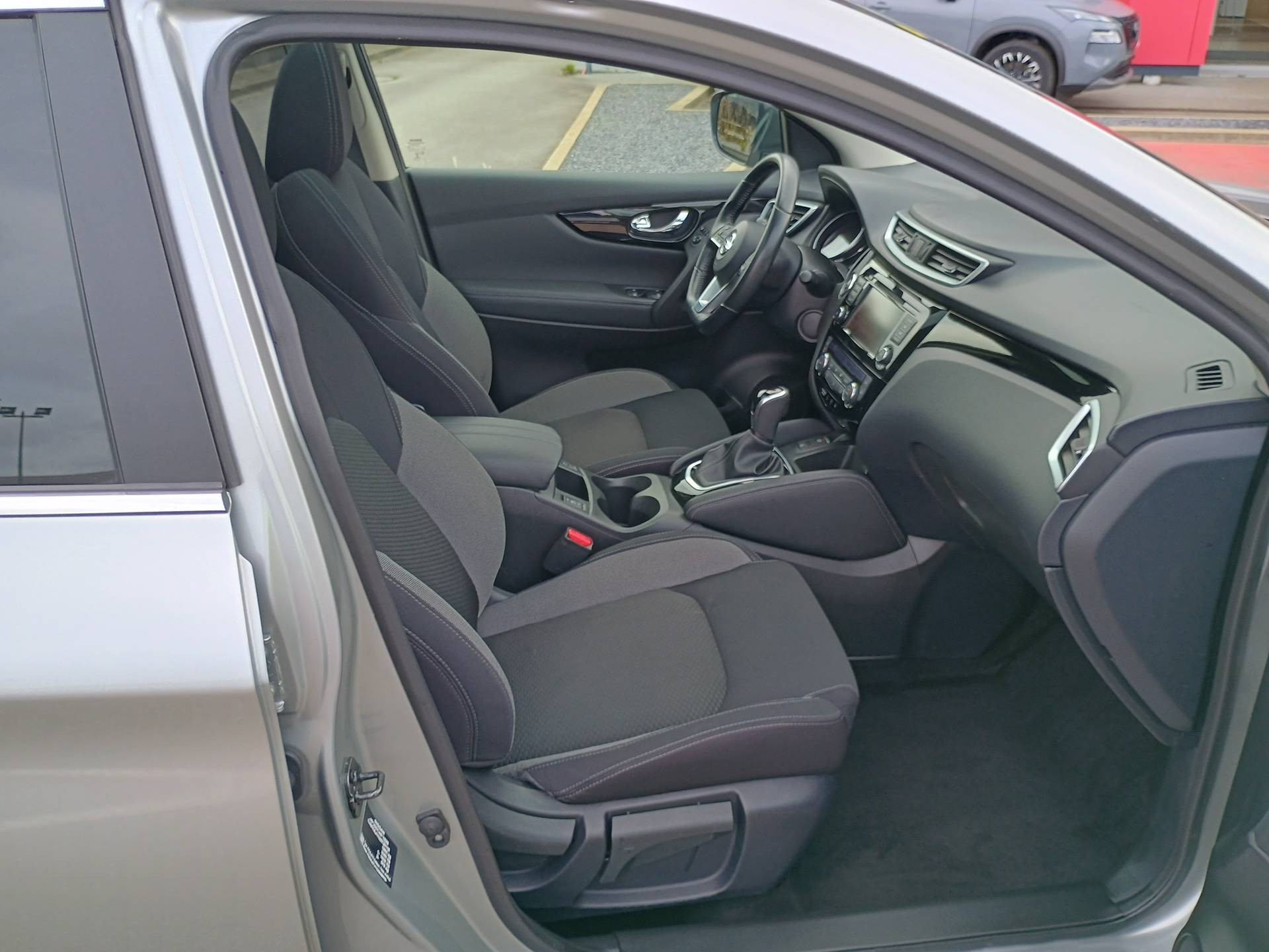 Vente en ligne Nissan Qashqai Qashqai 1.3 DIG-T 160 DCT au prix de 17 990 €