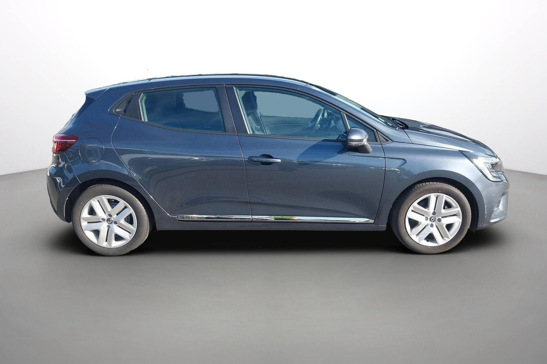 Vente en ligne Renault Clio 5 Clio E-Tech 140 - 21N au prix de 15 990 €