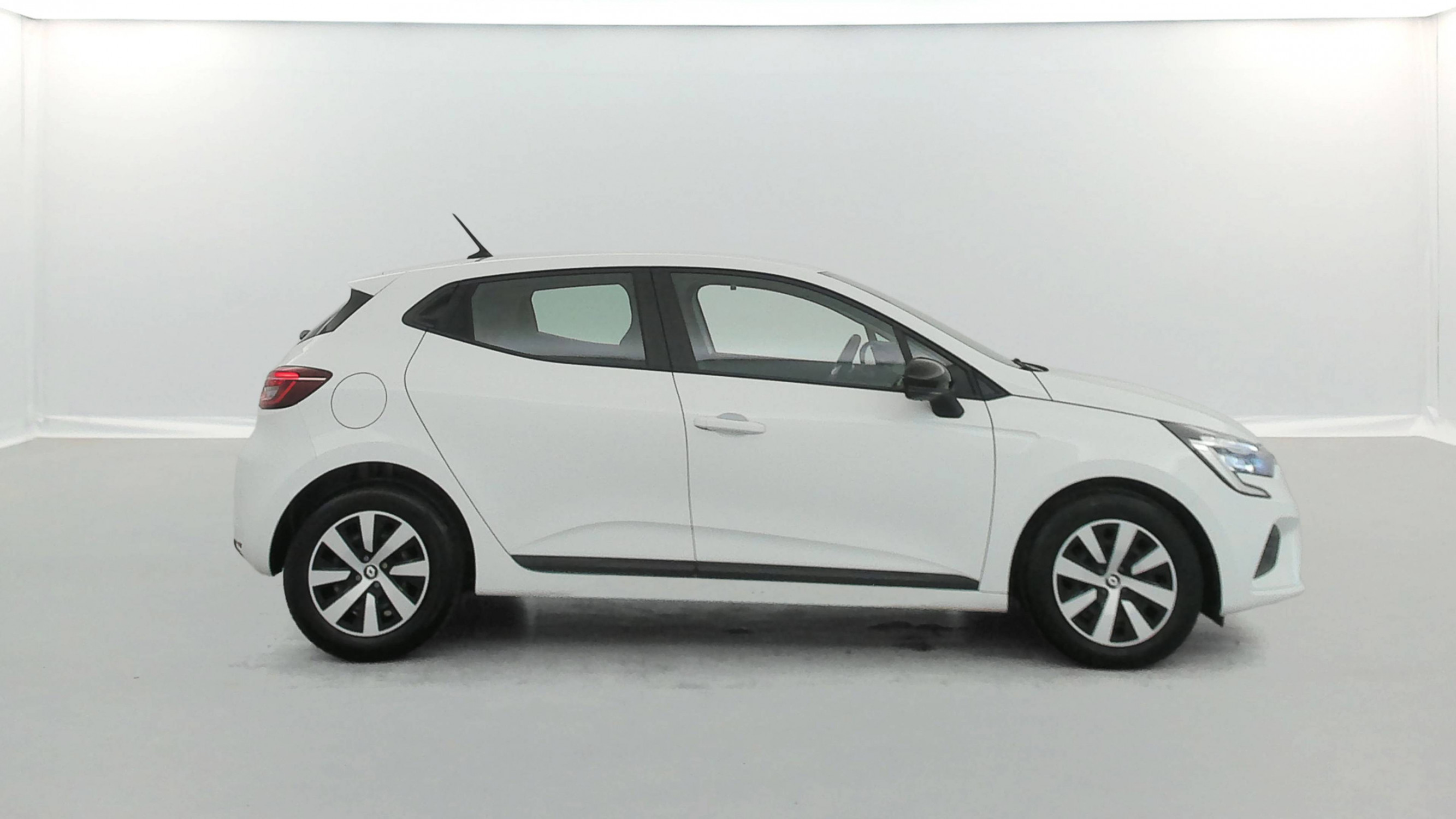 Vente en ligne Renault Clio 5 Clio TCe 90 au prix de 13 791 €