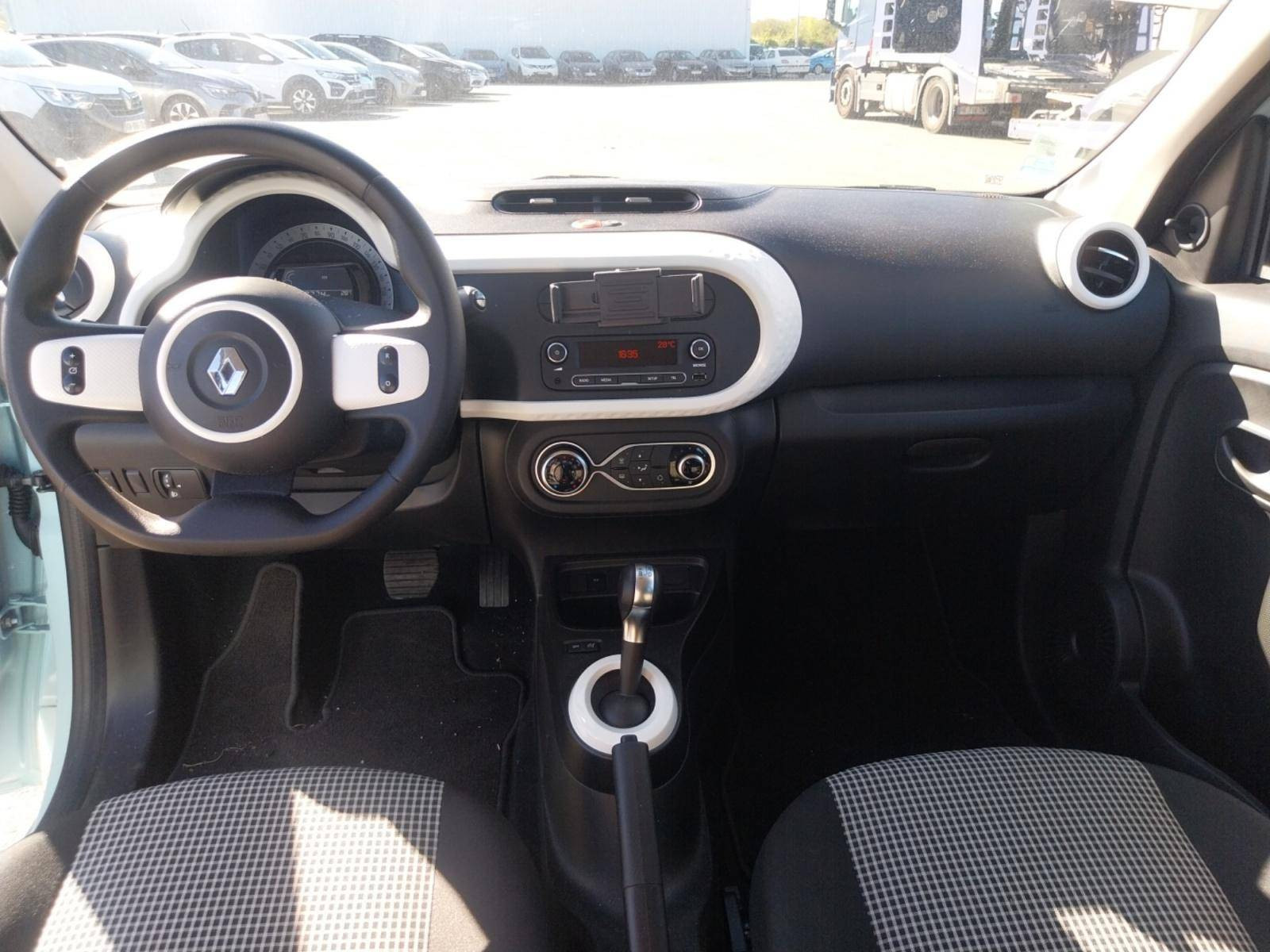 Vente en ligne Renault Twingo Electrique Twingo III E-Tech au prix de 14 900 €