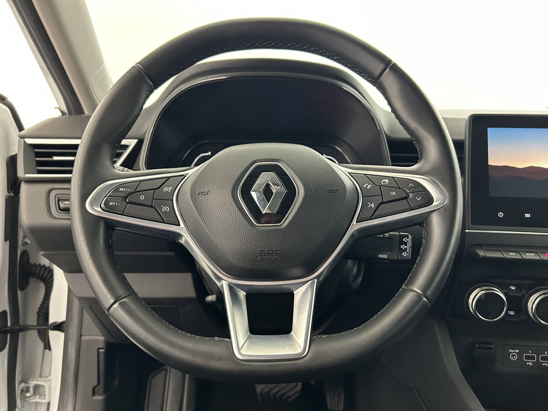 Vente en ligne Renault Clio 5 Clio E-Tech 140 - 21N au prix de 13 790 €