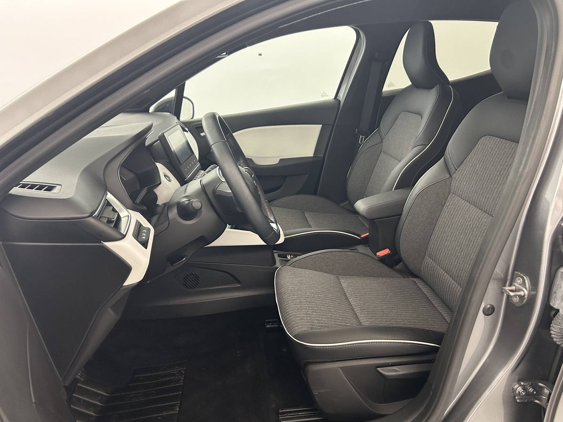 Vente en ligne Renault Clio 5 Clio TCe 90 au prix de 14 990 €