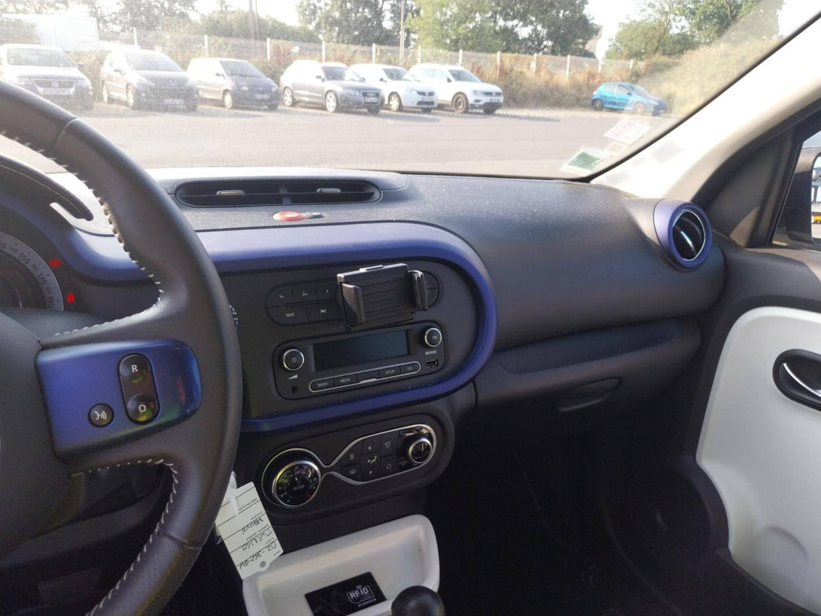 Vente en ligne Renault Twingo 3  0.9 TCe 90 au prix de 12 490 €