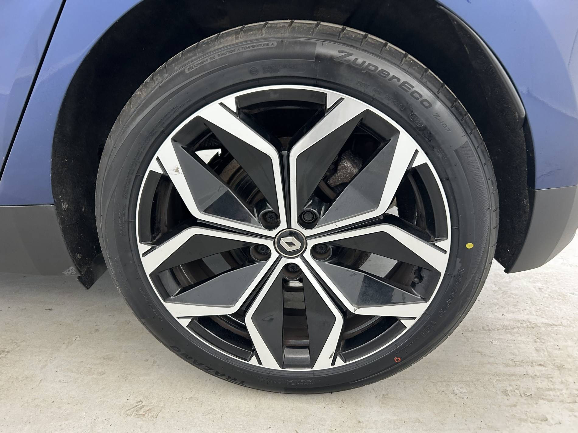 Vente en ligne Renault Scenic 4 Scenic TCe 140 FAP - 21 au prix de 17 490 €