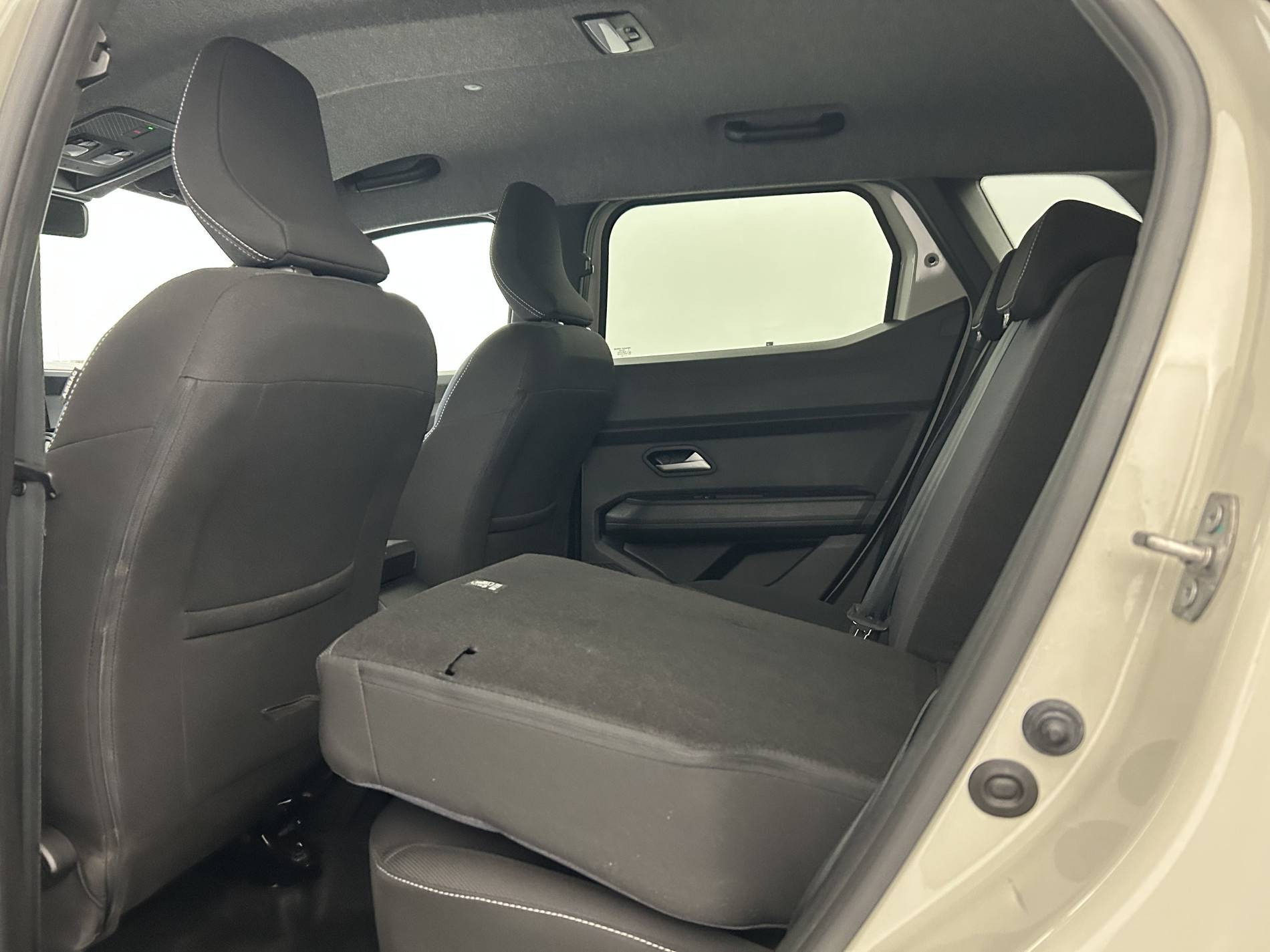 Vente en ligne Dacia Duster  Hybrid 140 au prix de 25 490 €