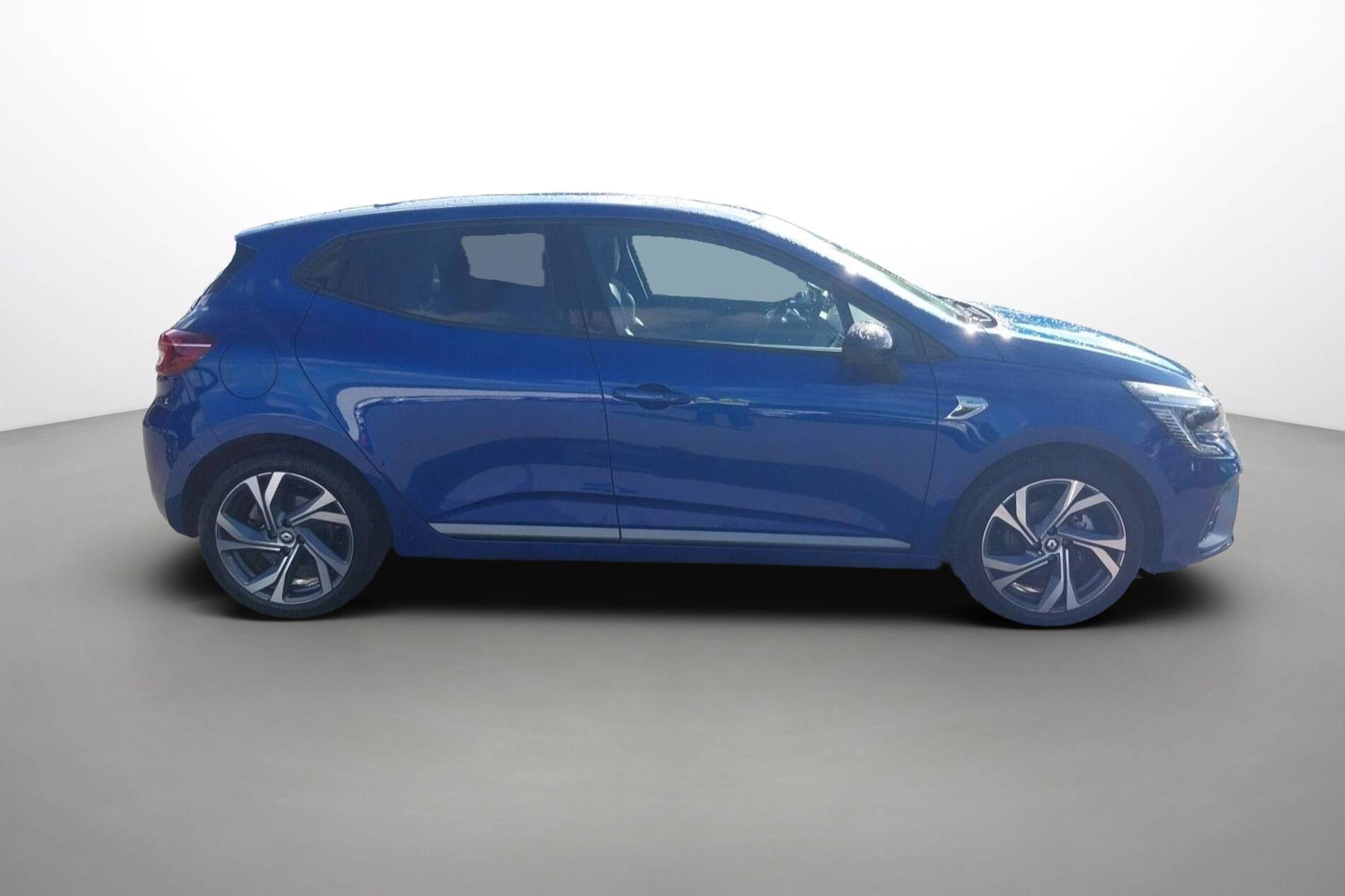 Vente en ligne Renault Clio 5 Clio TCe 140 au prix de 18 990 €