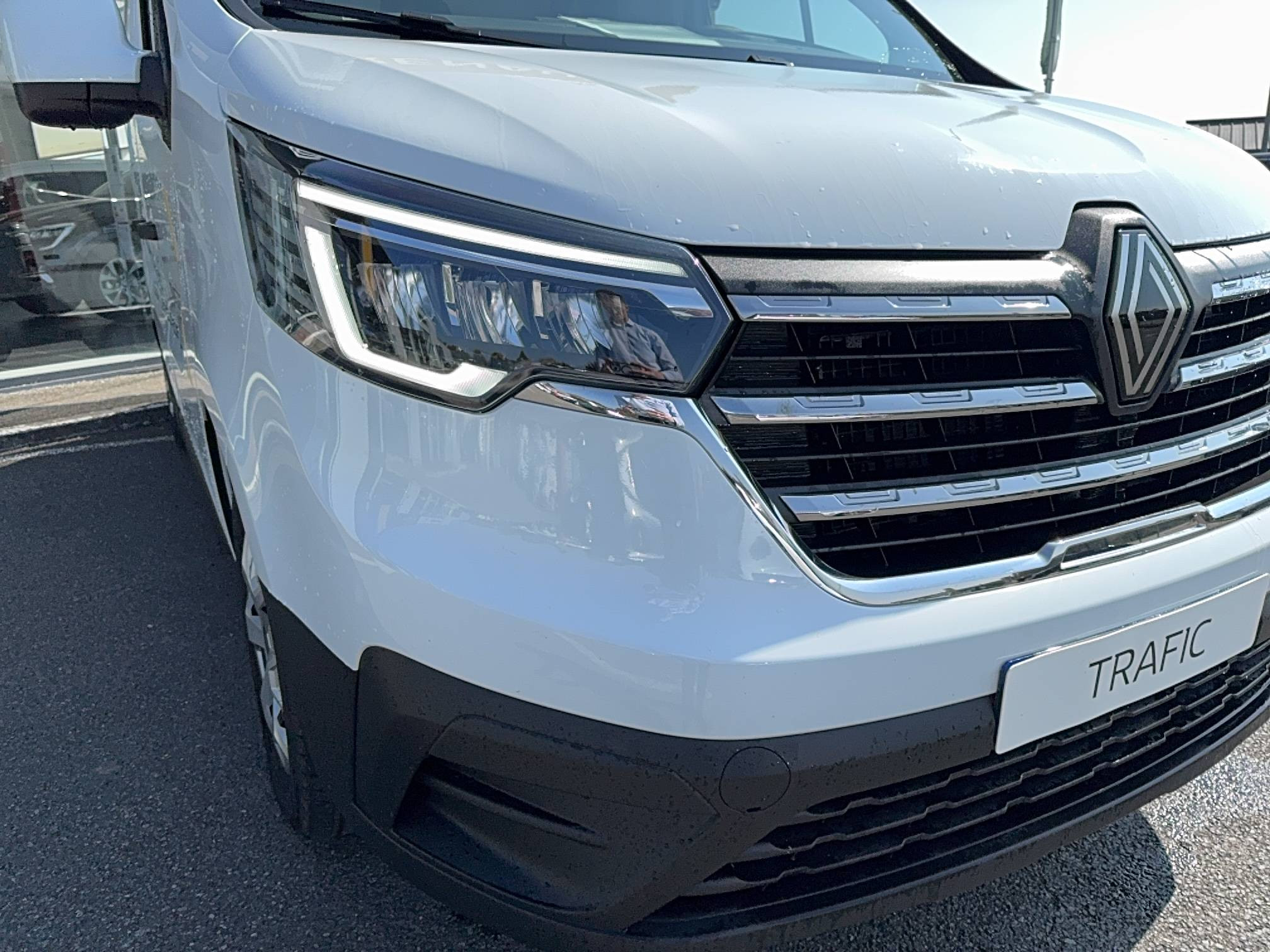 Vente en ligne Renault Trafic Van E-Tech TRAFIC E-TECH ELECTRIQUE FGN L1H1 3T AC22 au prix de 35 300 €