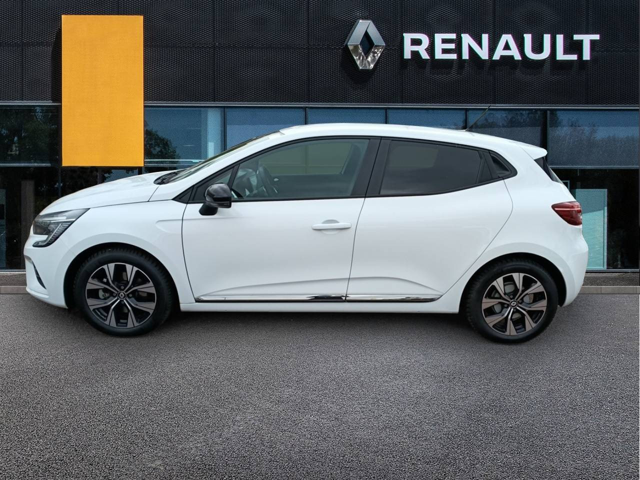 Vente en ligne Renault Clio 5 Clio E-Tech full hybrid 145 au prix de 16 490 €