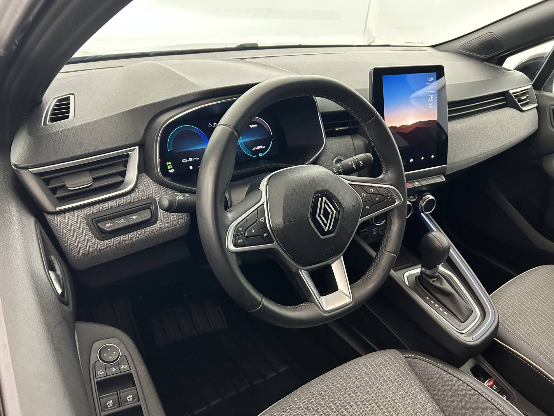 Vente en ligne Renault Clio 5 Clio E-Tech full hybrid 145 au prix de 18 390 €