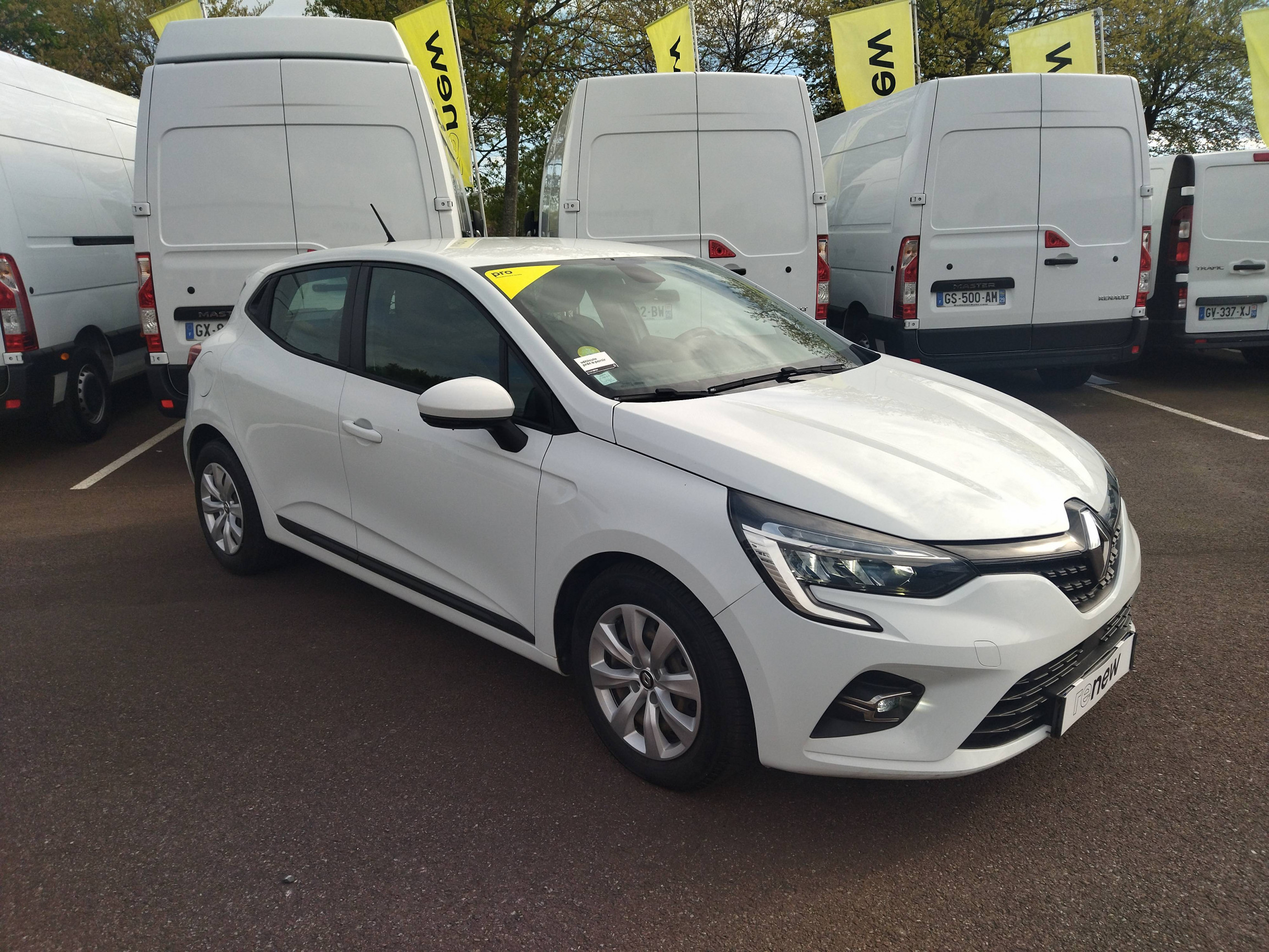 Vente en ligne Renault Clio 5 CLIO SOCIETE BLUE DCI 85 au prix de 12 588 €