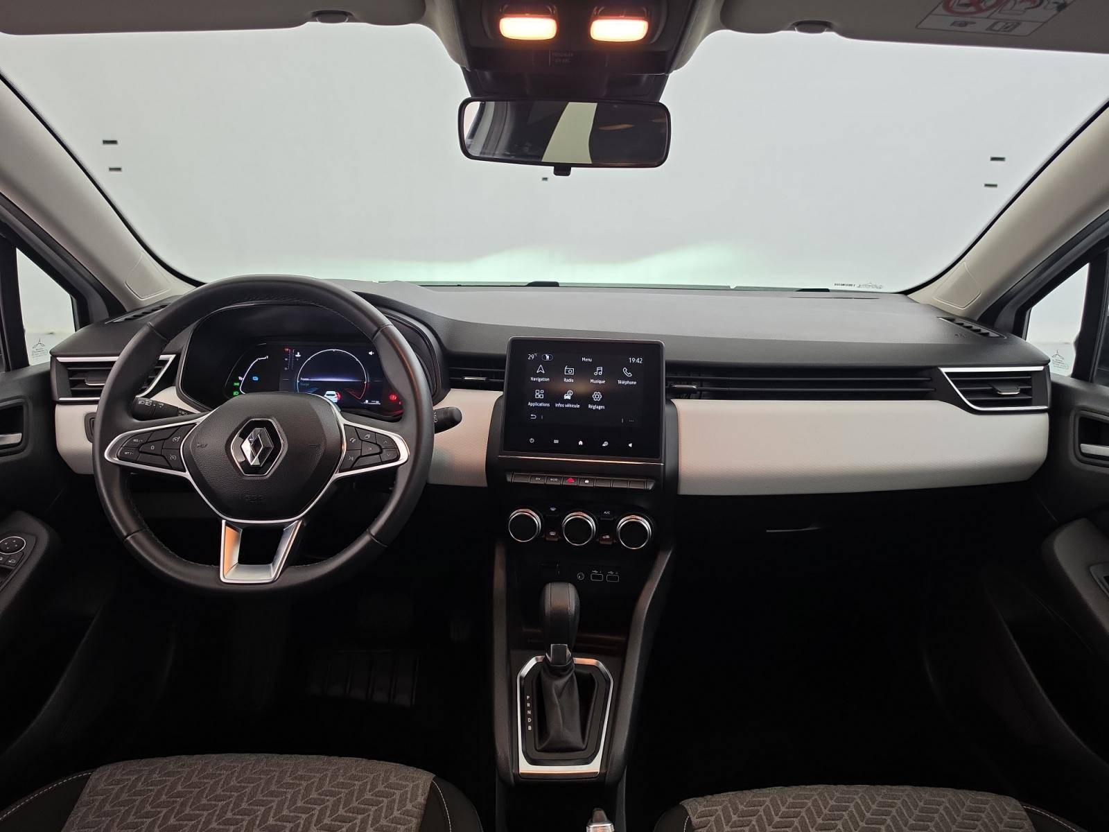 Vente en ligne Renault Clio 5 Clio E-Tech full hybrid 145 au prix de 15 690 €