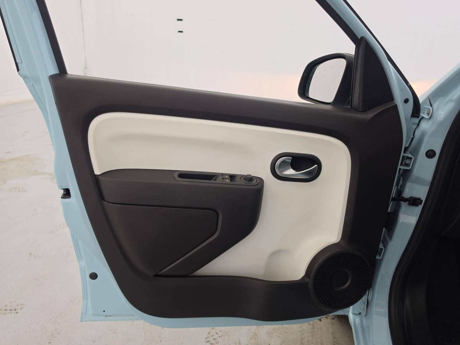 Vente en ligne Renault Twingo Electrique Twingo III E-Tech au prix de 12 900 €