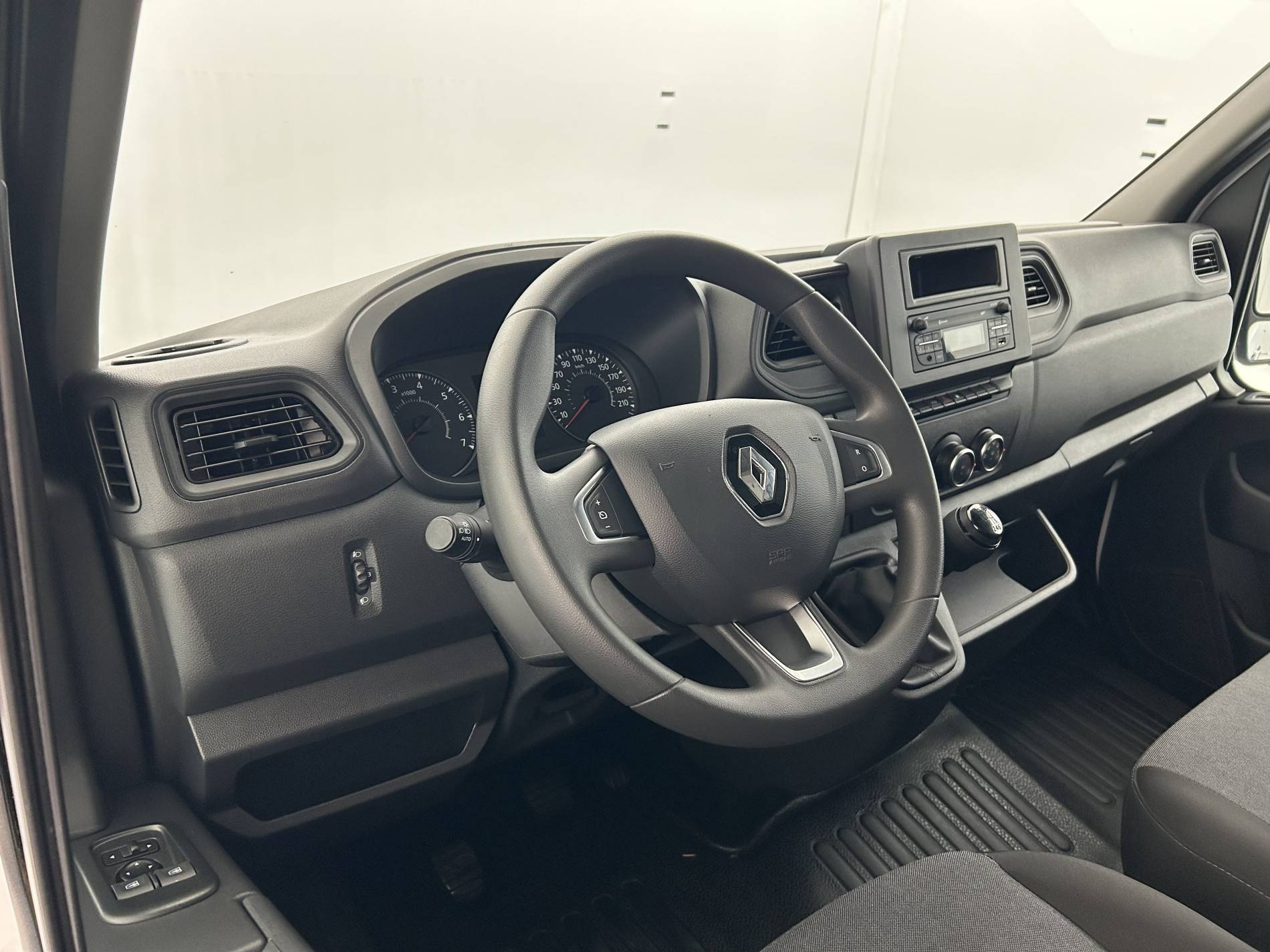 Vente en ligne Renault Master Fourgon MASTER FGN TRAC F3500 L2H2 BLUE DCI 135 au prix de 24 990 €