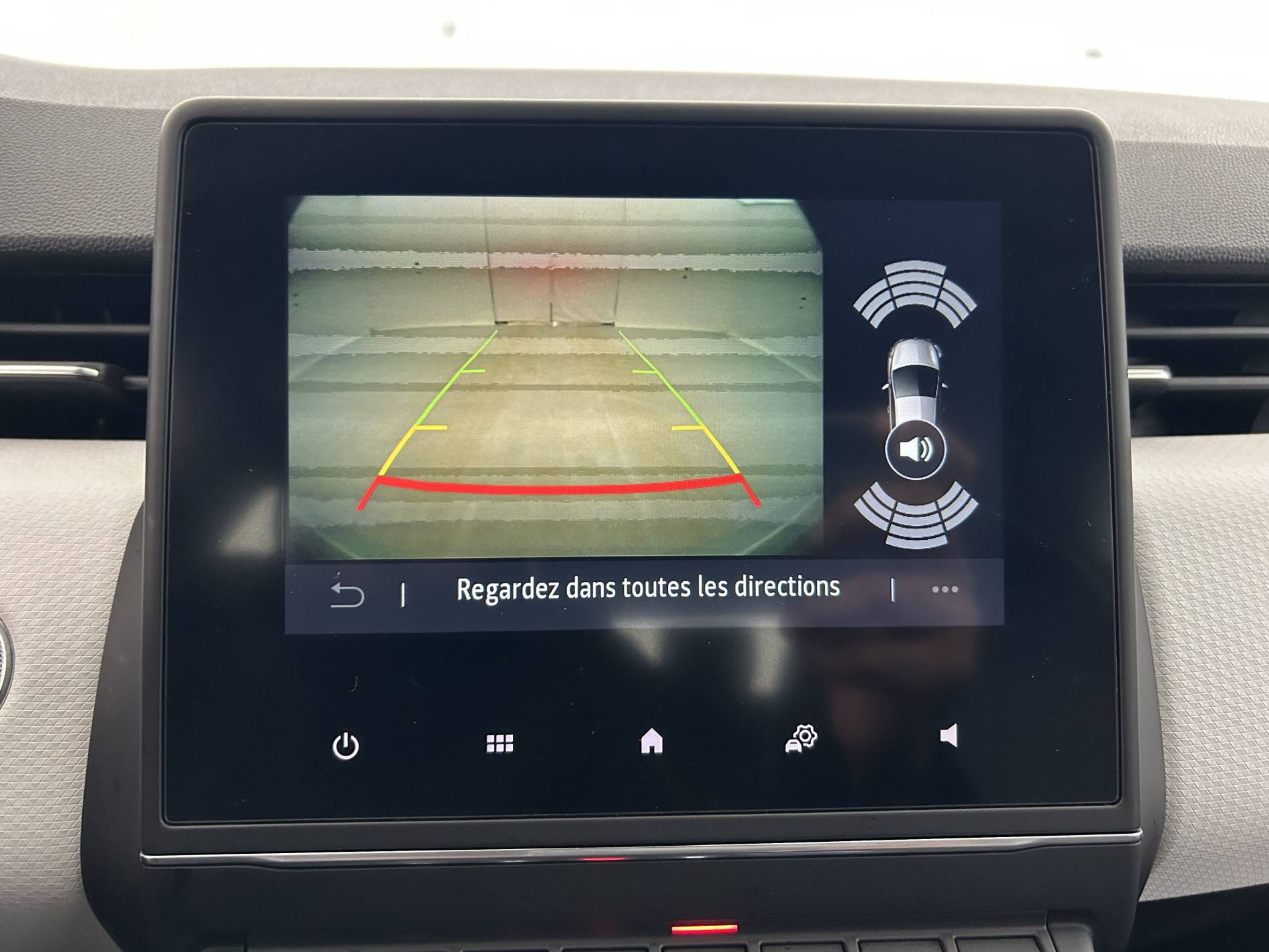 Vente en ligne Renault Clio 5 Clio E-Tech 140 - 21N au prix de 16 500 €