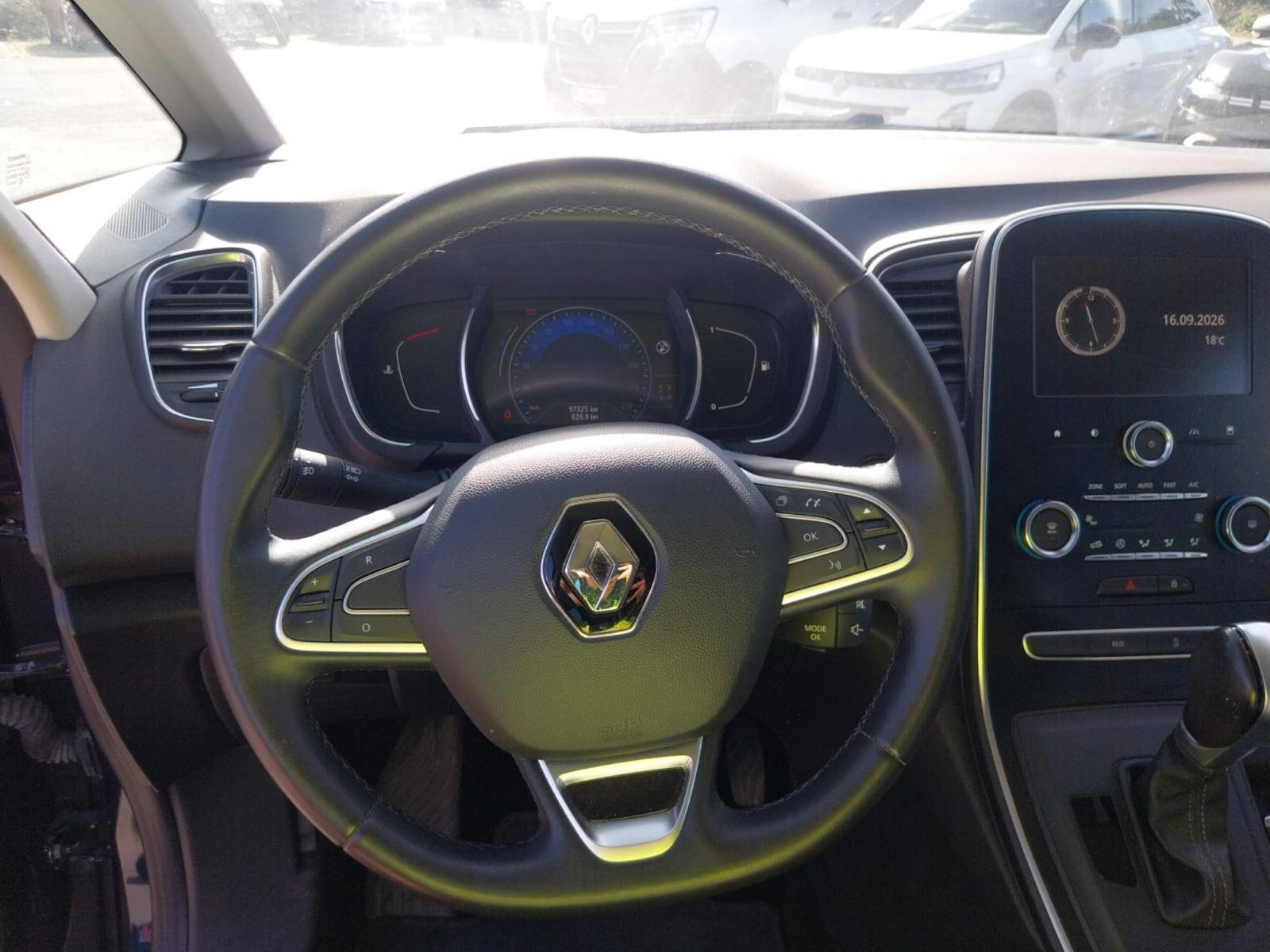 Vente en ligne Renault Scenic 4 Scenic Blue dCi 120 EDC au prix de 14 990 €