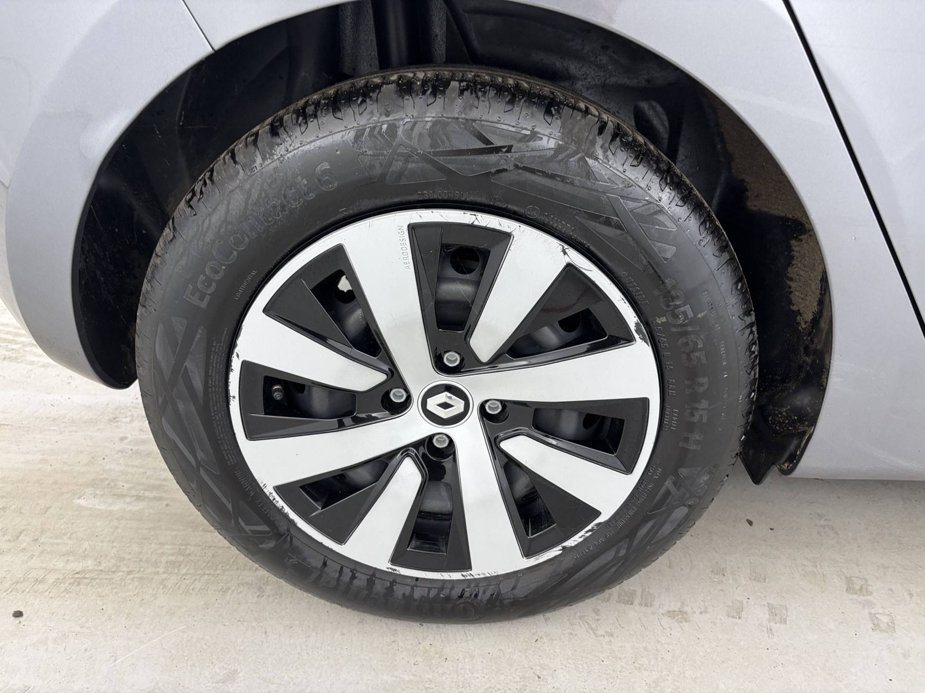 Vente en ligne Renault Clio 5 Clio E-Tech full hybrid 145 au prix de 16 990 €