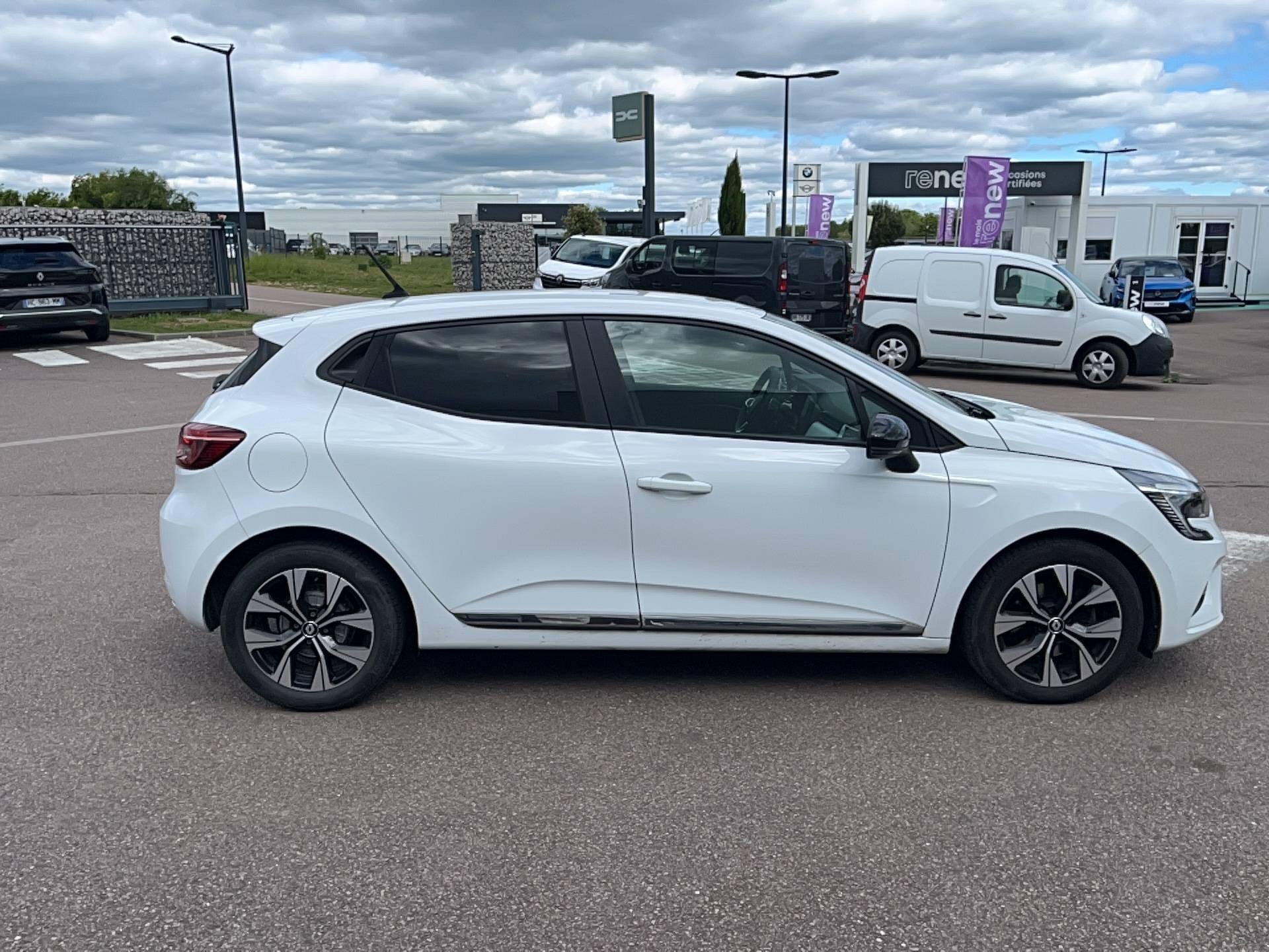 Vente en ligne Renault Clio 5 Clio Blue dCi 100 au prix de 14 991 €
