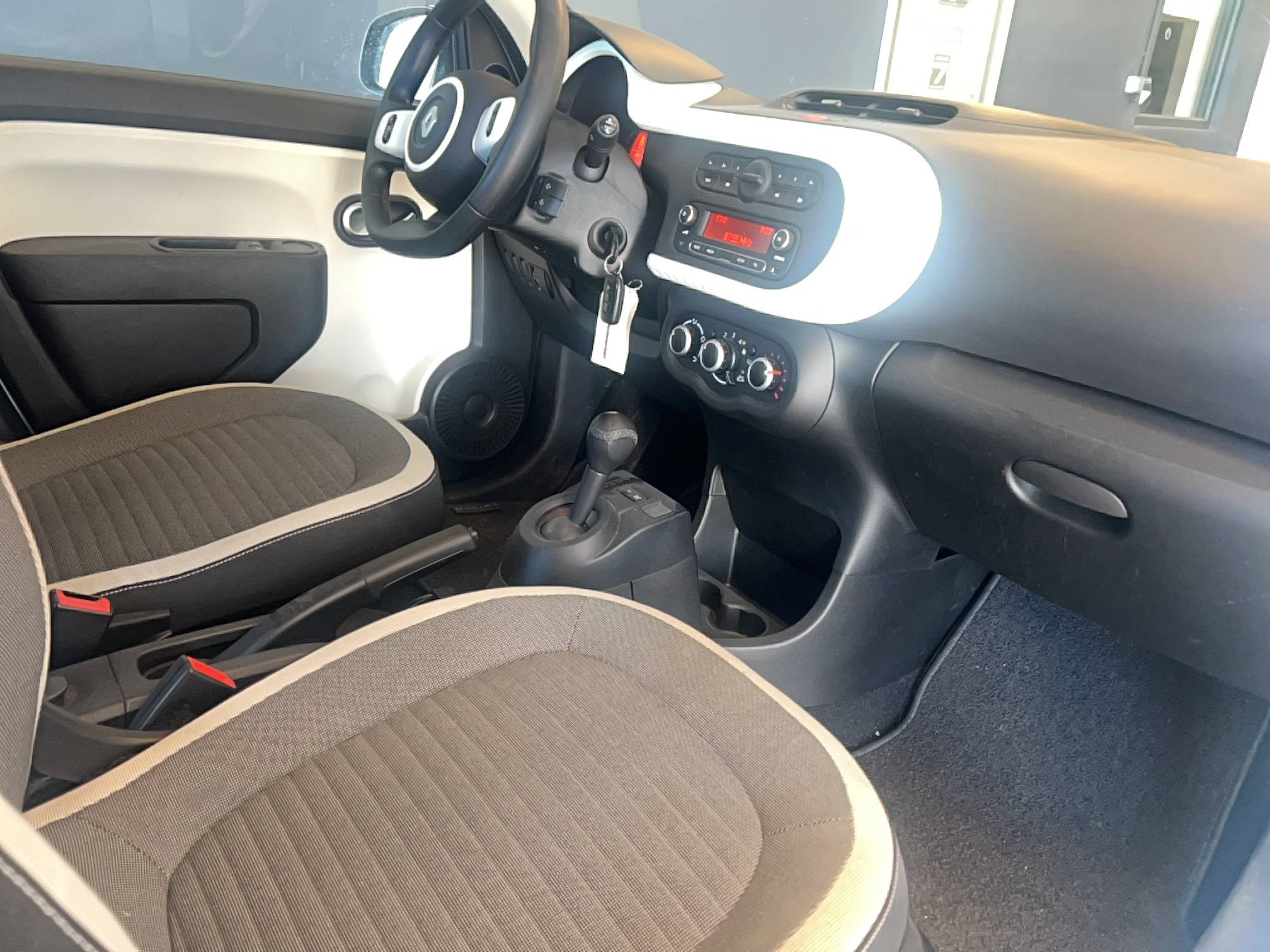 Vente en ligne Renault Twingo 3  1.0 SCe 70 au prix de 12 991 €