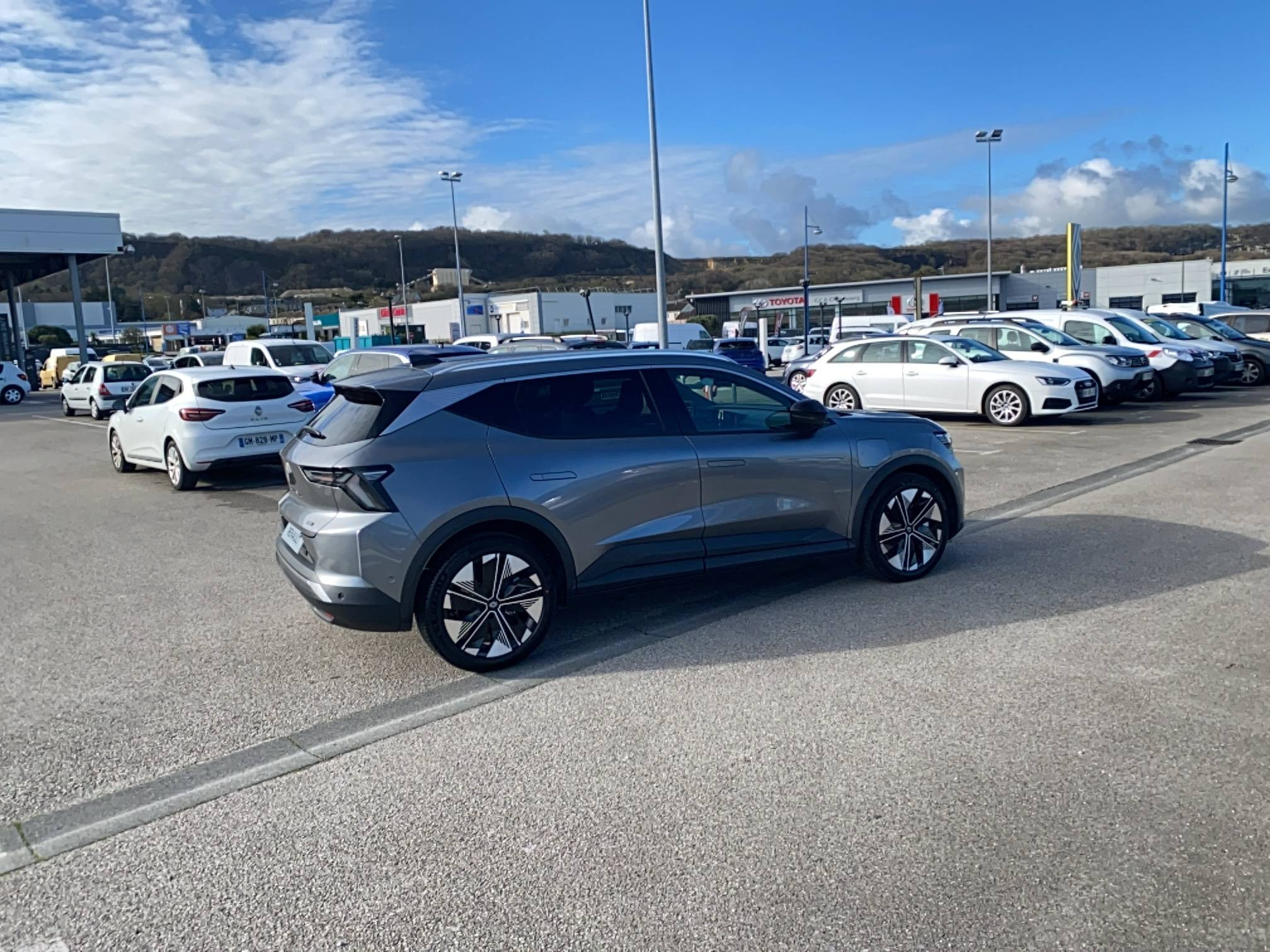 Vente en ligne Renault Scenic E-Tech  220 ch grande autonomie au prix de 44 900 €