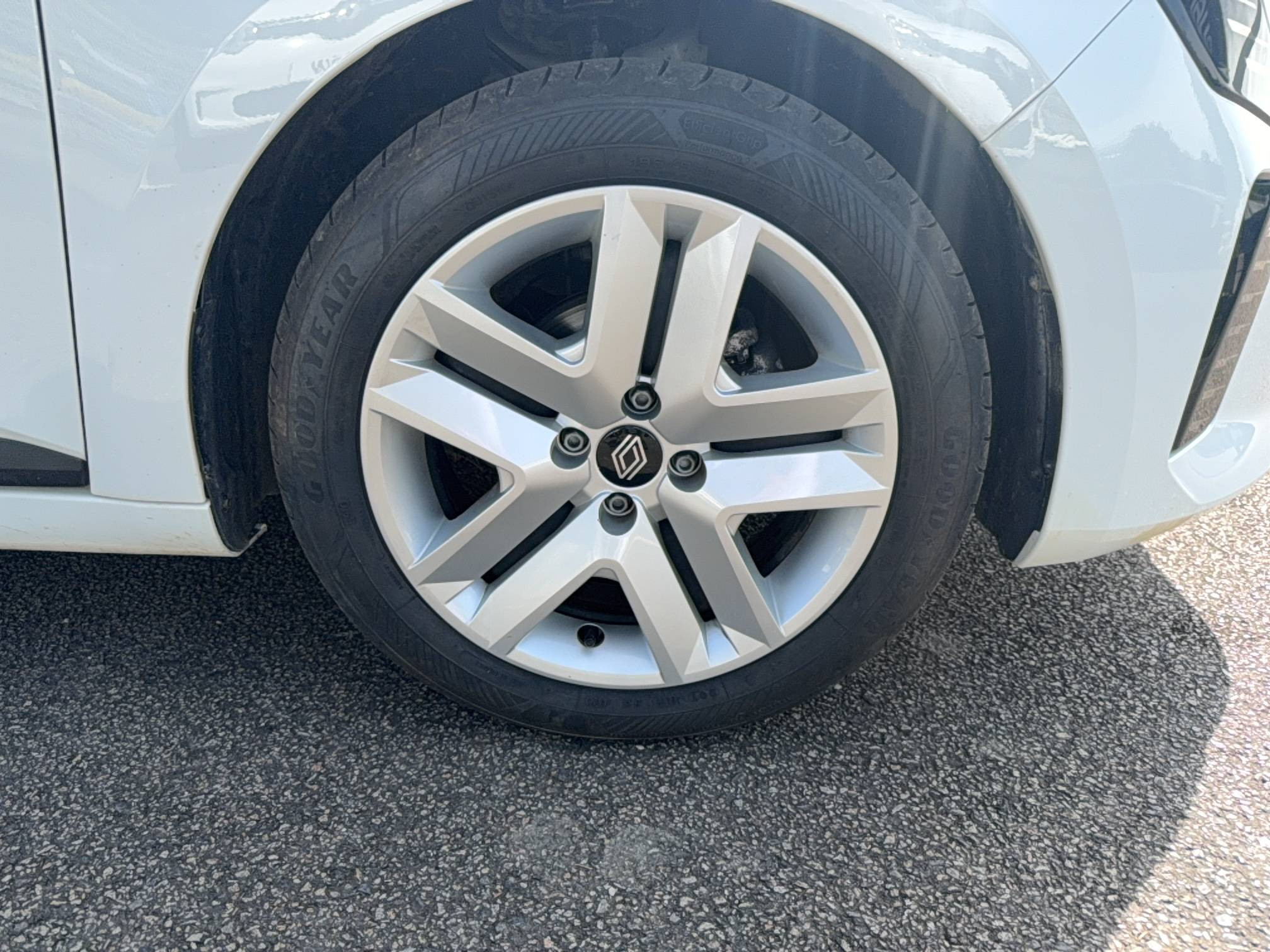 Vente en ligne Renault Clio 5 Clio TCe 100 GPL au prix de 16 490 €