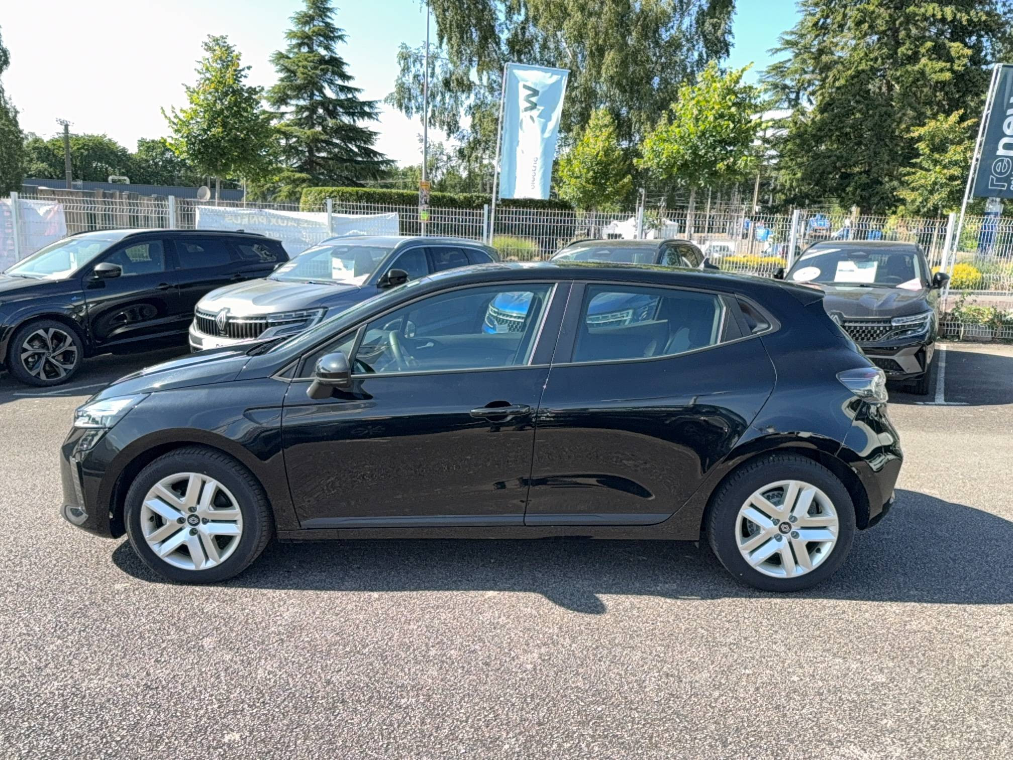 Vente en ligne Renault Clio 5 Clio Blue dCi 100 ch GSR2 au prix de 17 790 €