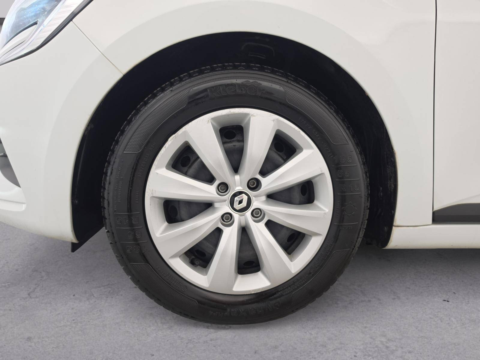 Vente en ligne Renault Clio 5 Clio SCe 65 au prix de 12 990 €