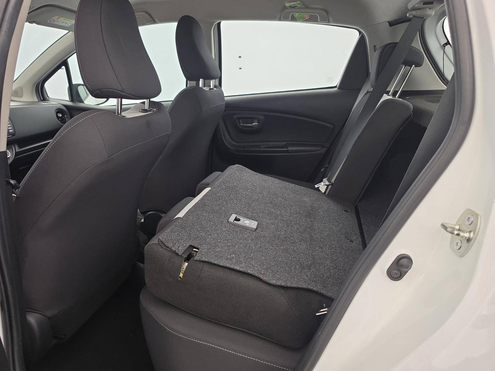Vente en ligne Toyota Yaris Yaris Pro 110 VVT-i CVT au prix de 12 990 €