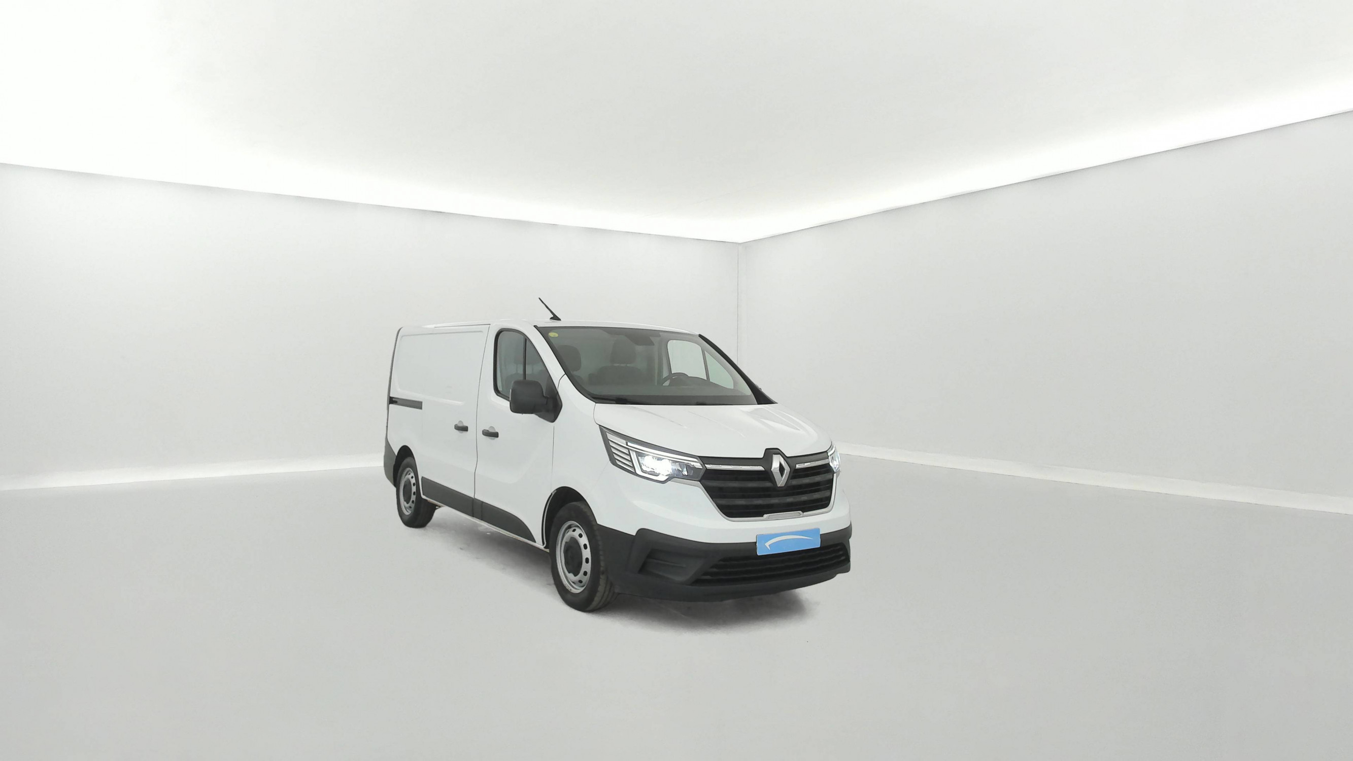 Vente en ligne Renault Trafic 3 Fourgon TRAFIC FG BLUE DCI 130 L1H1 3T GSR2 au prix de 24 390 €
