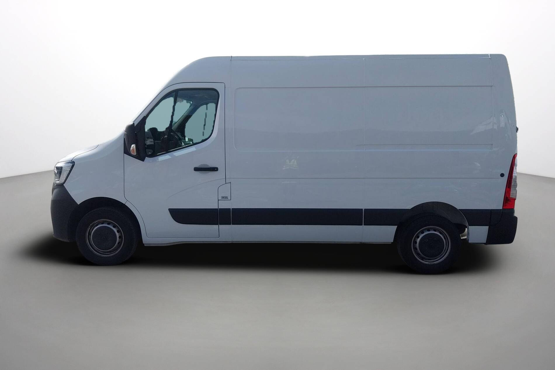 Vente en ligne Renault Master Fourgon MASTER FGN TRAC F3500 L2H2 BLUE DCI 135 au prix de 24 990 €