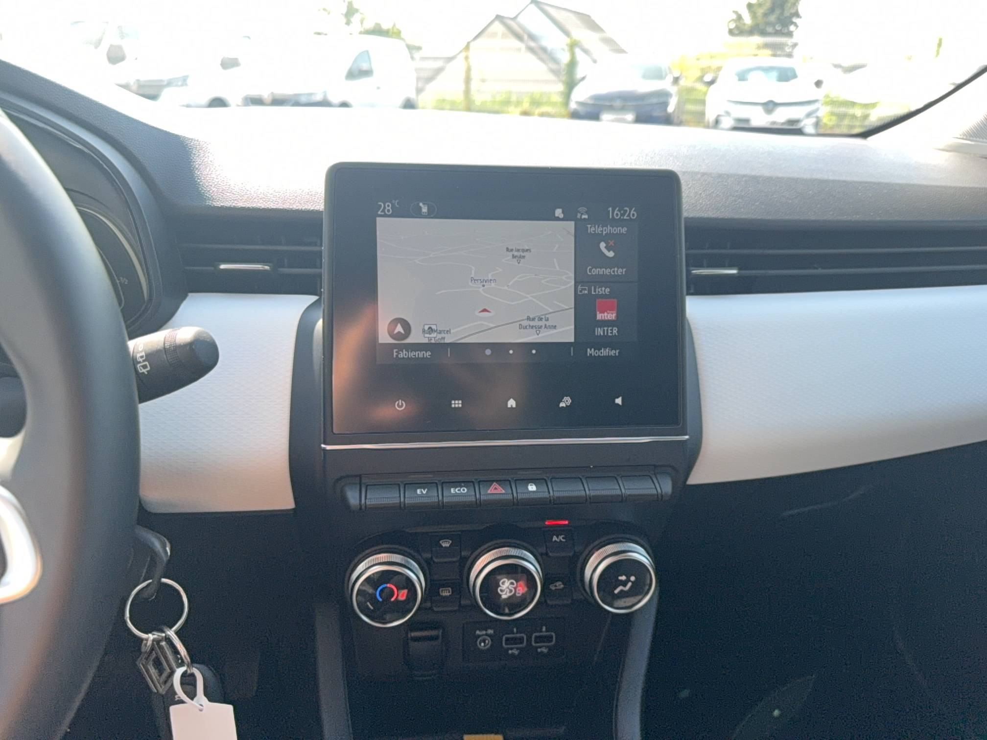 Vente en ligne Renault Clio 5 Clio E-Tech full hybrid 145 au prix de 17 990 €