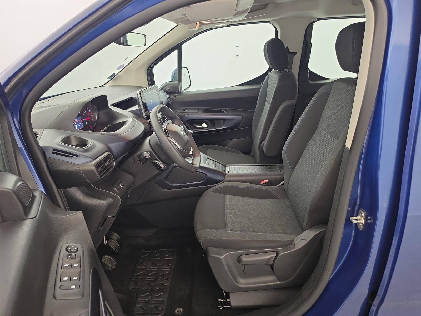 Vente en ligne Peugeot Rifter  Standard PureTech 110 S&S BVM6 au prix de 16 991 €