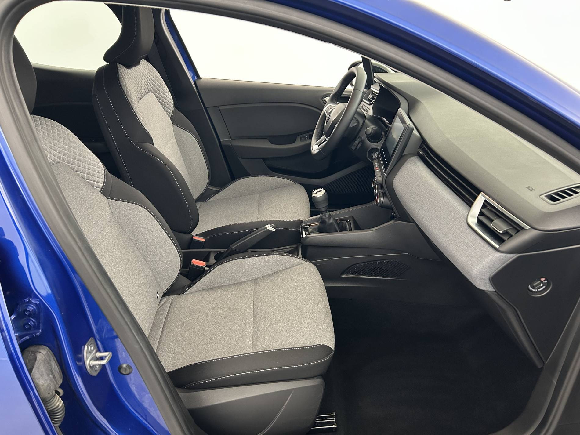 Vente en ligne Renault Clio 5 Clio TCe 90 au prix de 15 990 €