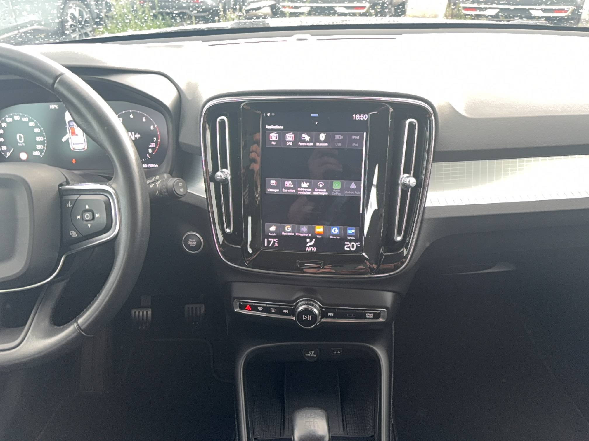 Vente en ligne Volvo XC40 XC40 T2 129 ch au prix de 21 490 €