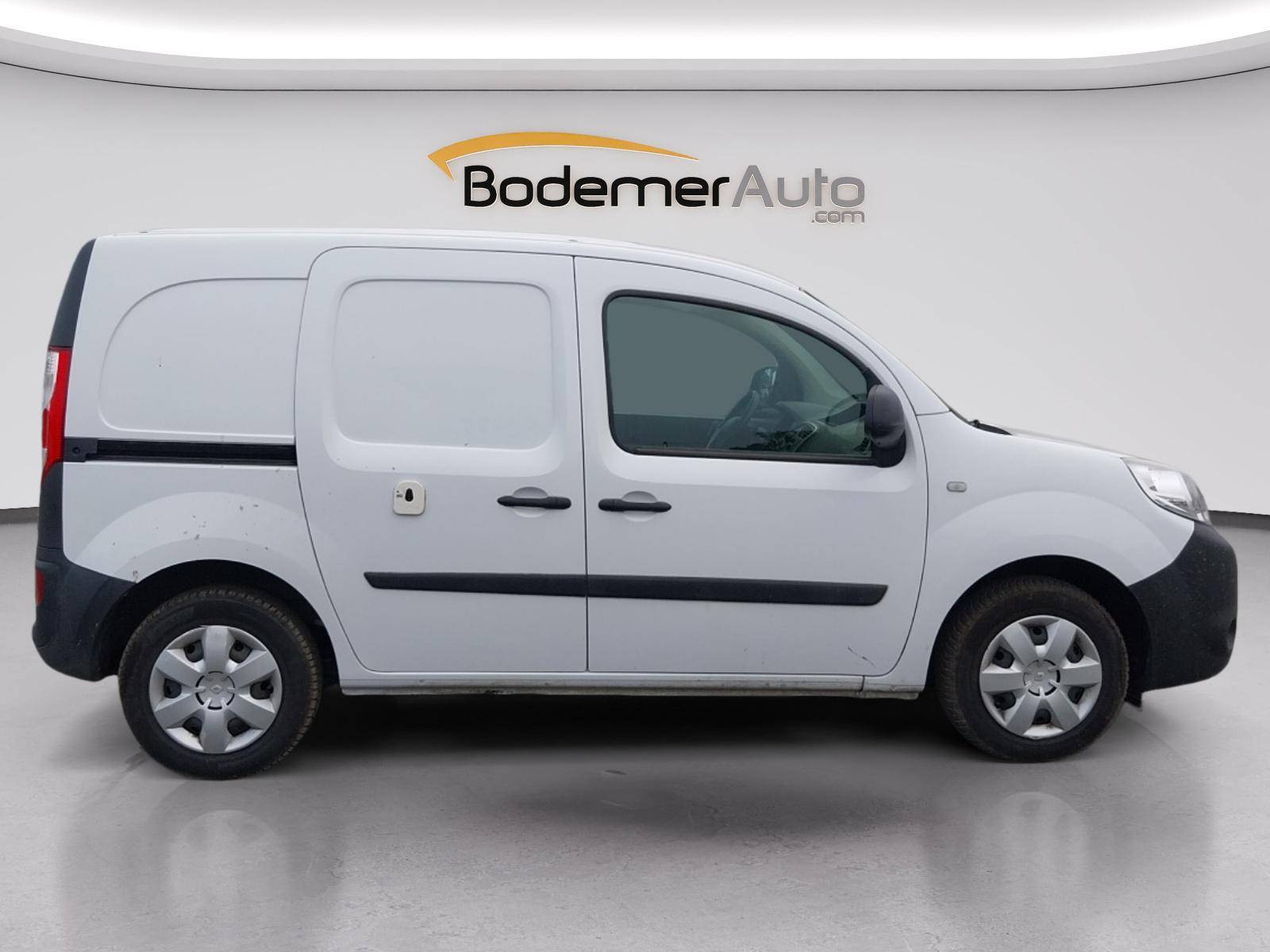 Vente en ligne Renault Kangoo Express  1.5 DCI 90 E6 au prix de 10 990 €