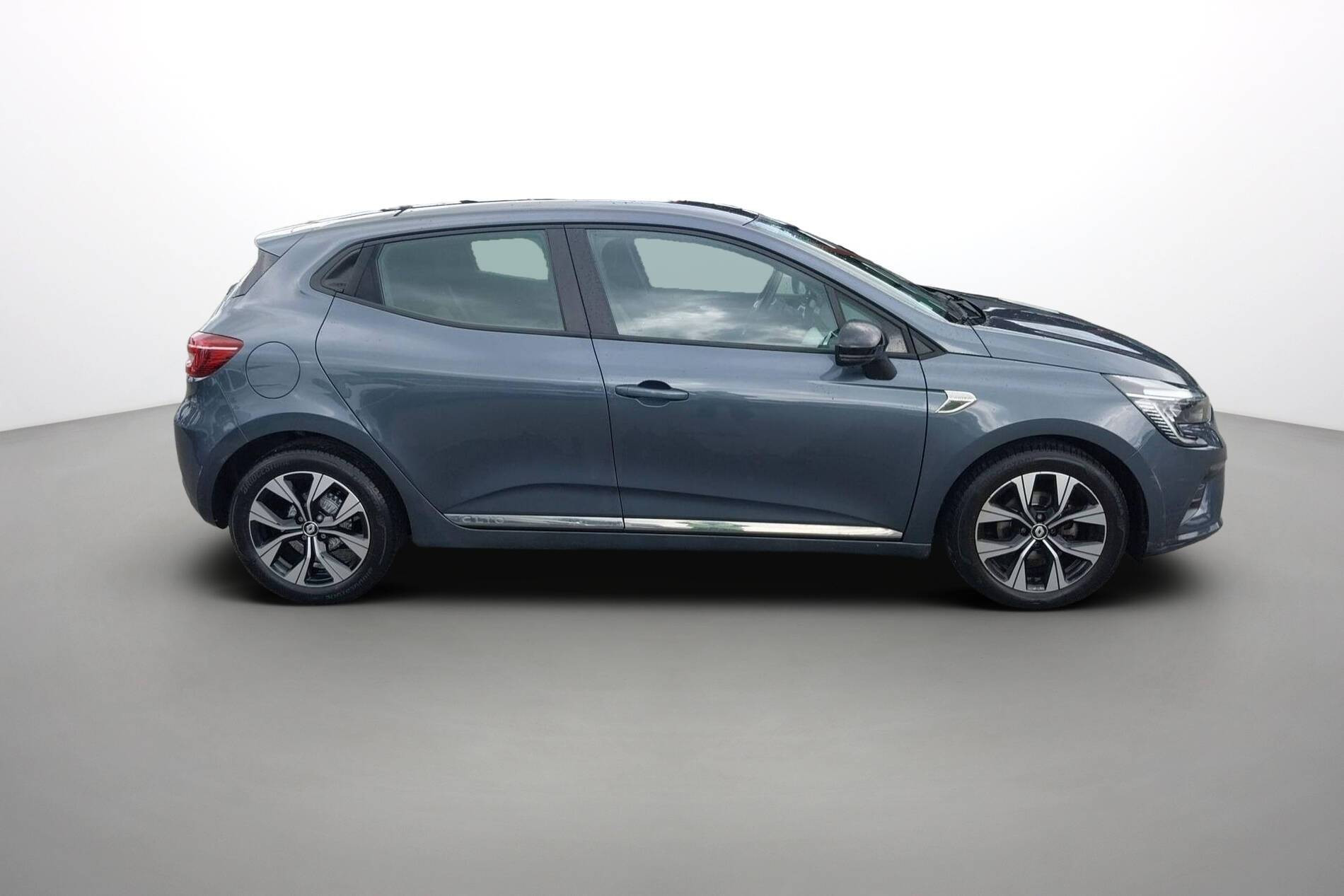 Vente en ligne Renault Clio 5 Clio TCe 90 - 21 au prix de 13 990 €