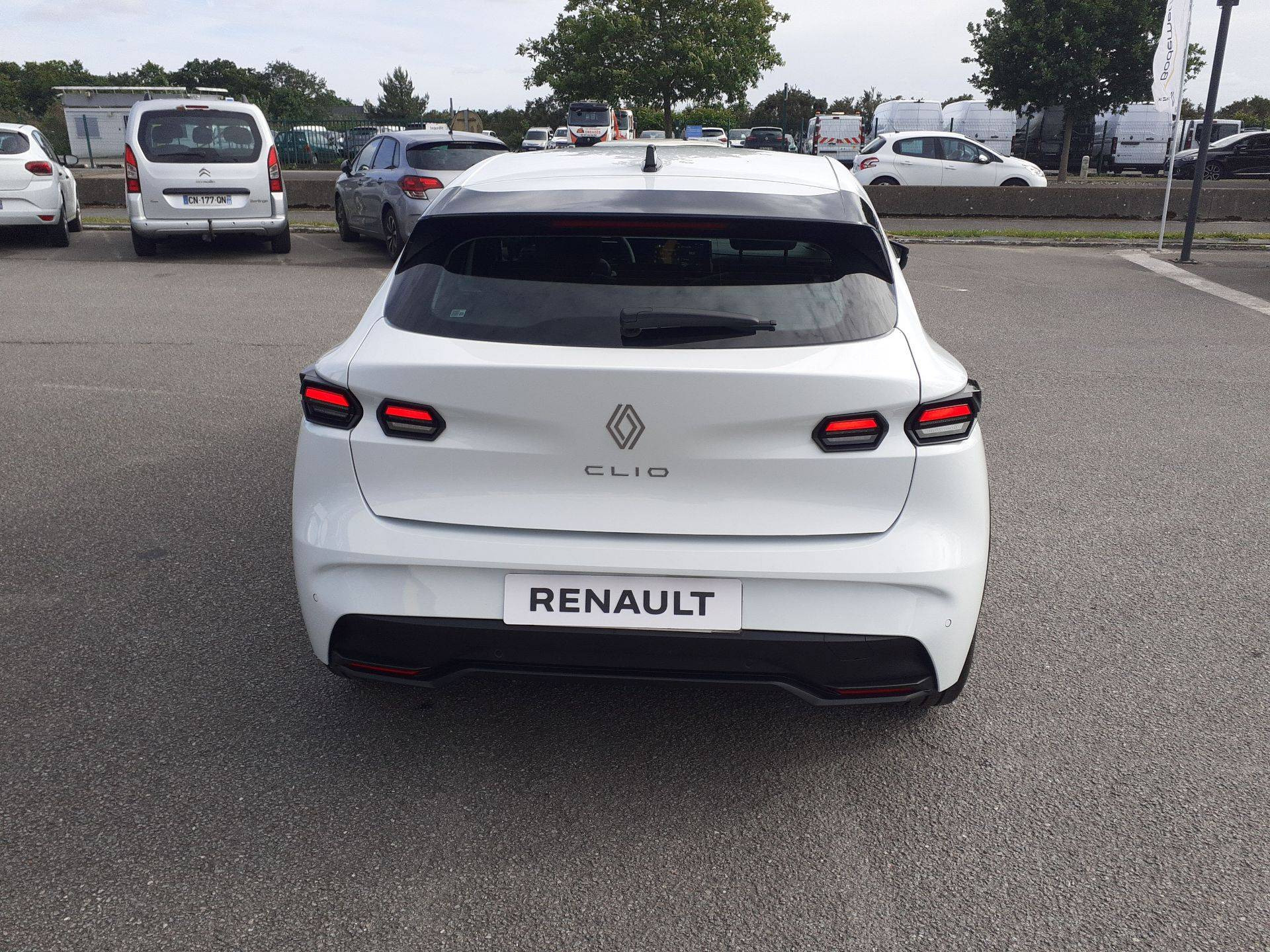 Vente en ligne Renault Clio 6 Clio TCe 115 ch au prix de 18 990 €