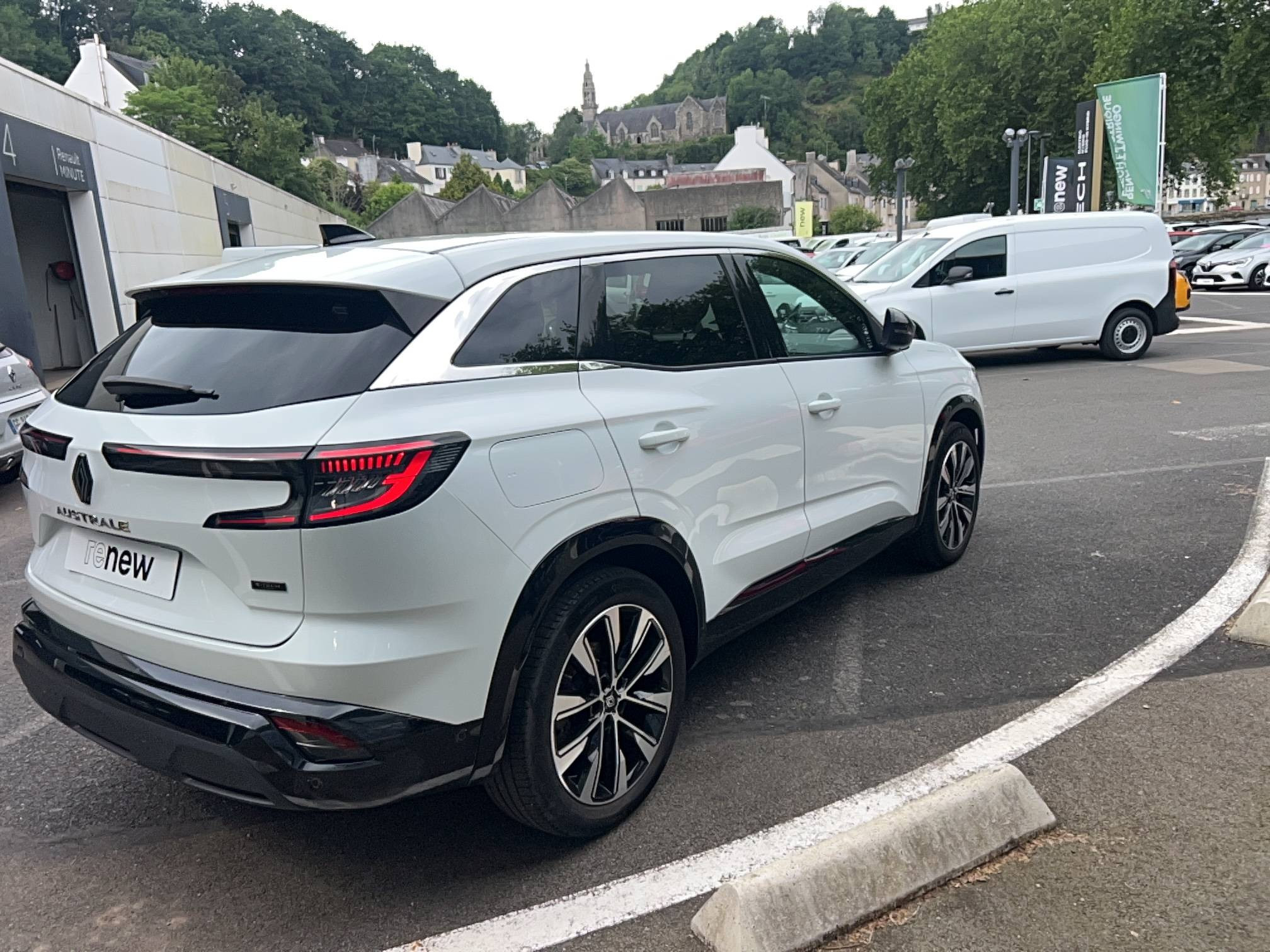 Vente en ligne Renault Austral  E-Tech hybrid 200 au prix de 26 990 €