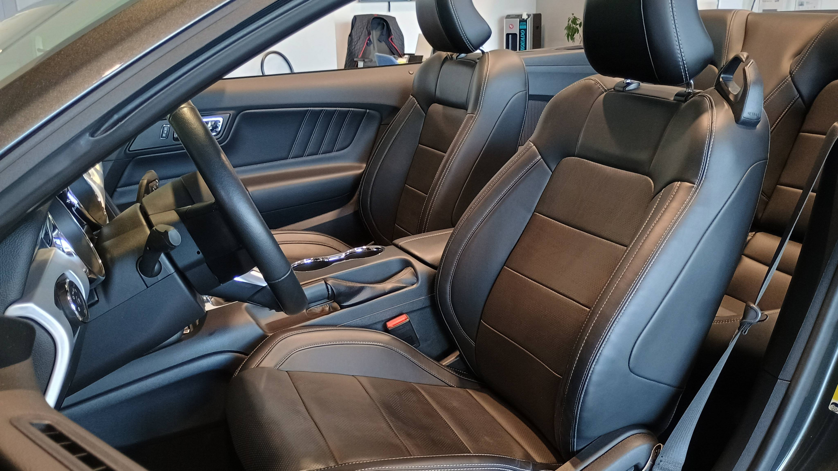 Vente en ligne Ford Mustang  V8 5.0 421 au prix de 39 990 €