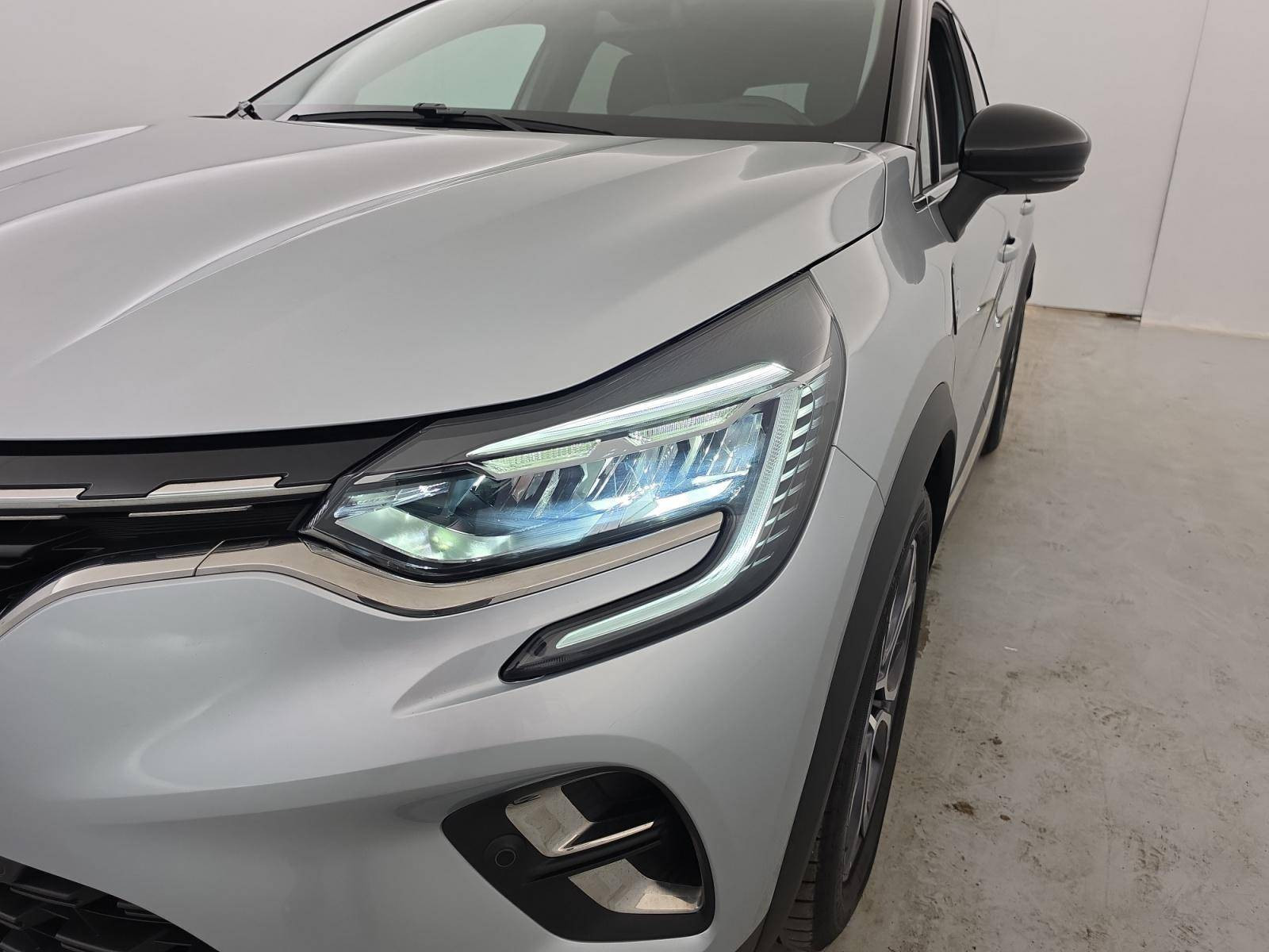 Vente en ligne Renault Captur  mild hybrid 160 EDC au prix de 20 990 €