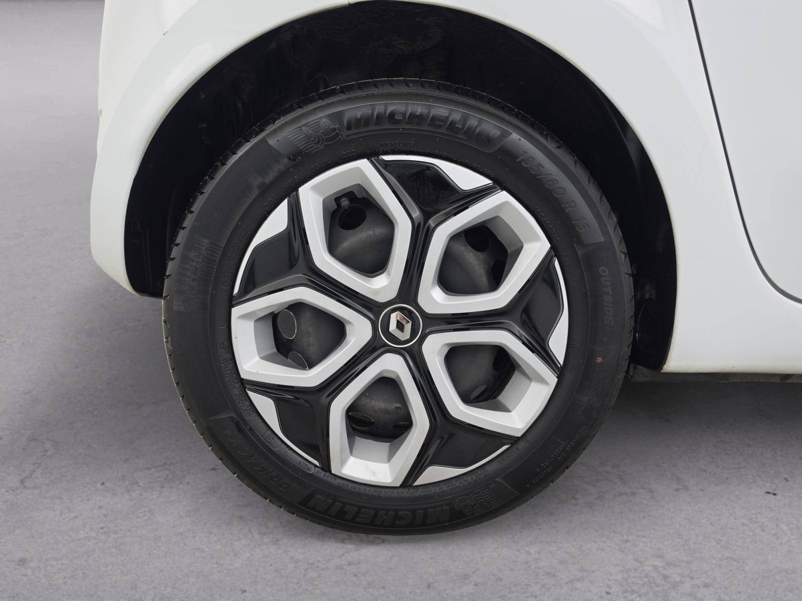 Vente en ligne Renault Twingo 3  SCe 65 - 21 au prix de 12 490 €