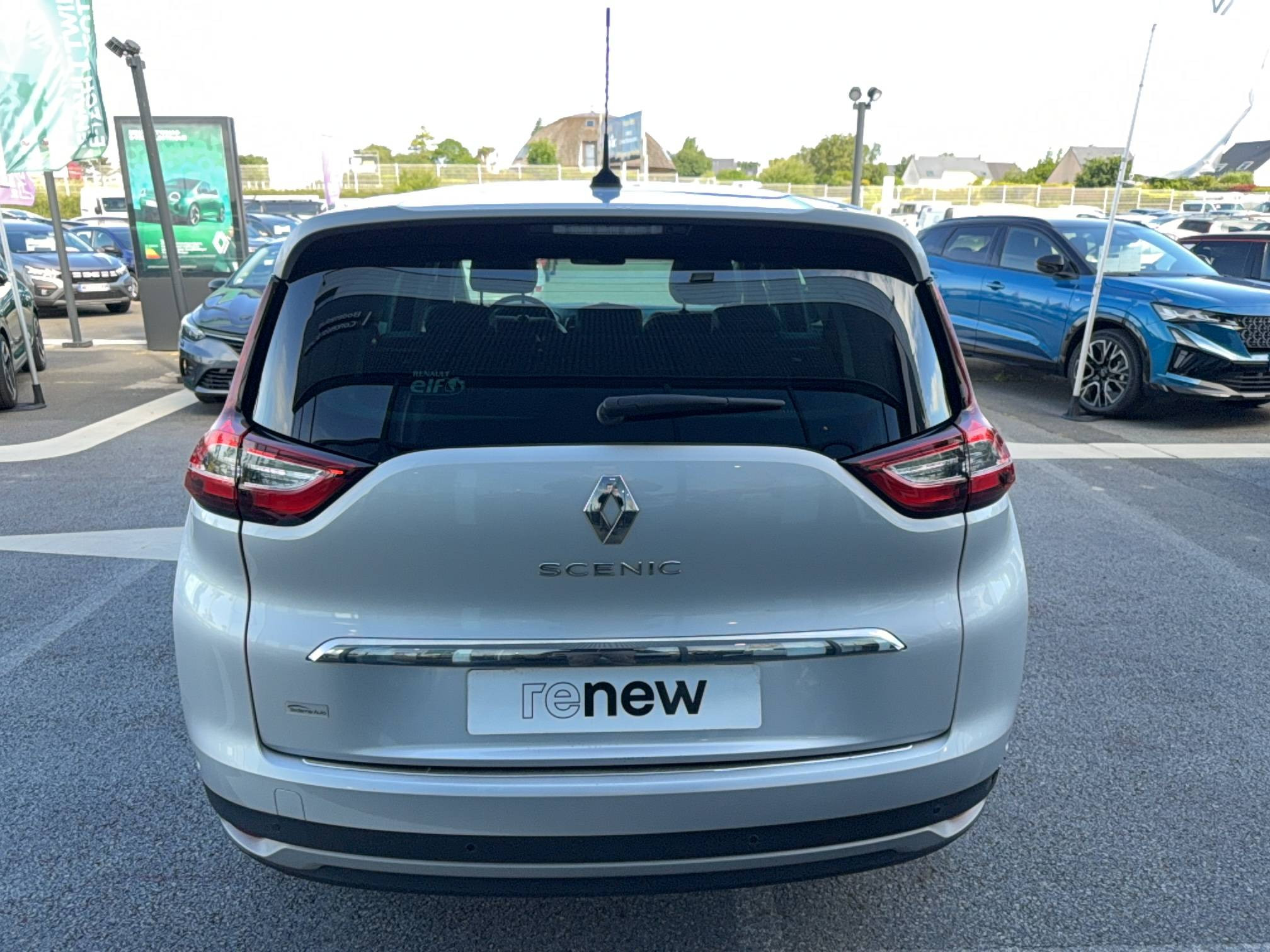 Vente en ligne Renault Grand Scenic 4 Grand Scenic Blue dCi 120 EDC au prix de 14 490 €