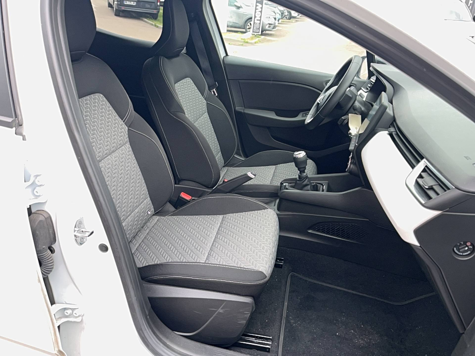 Vente en ligne Renault Clio 5 Clio Blue dCi 100 au prix de 16 991 €