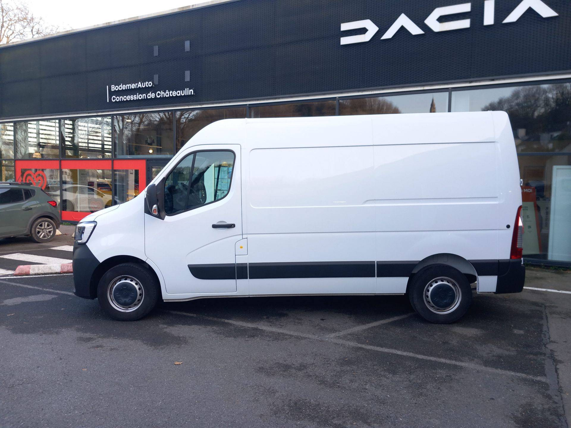 Renault Master Fourgon MASTER FGN TRAC F3500 L2H2 BLUE DCI 135 occasion de 2024 en vente à Châteaulin