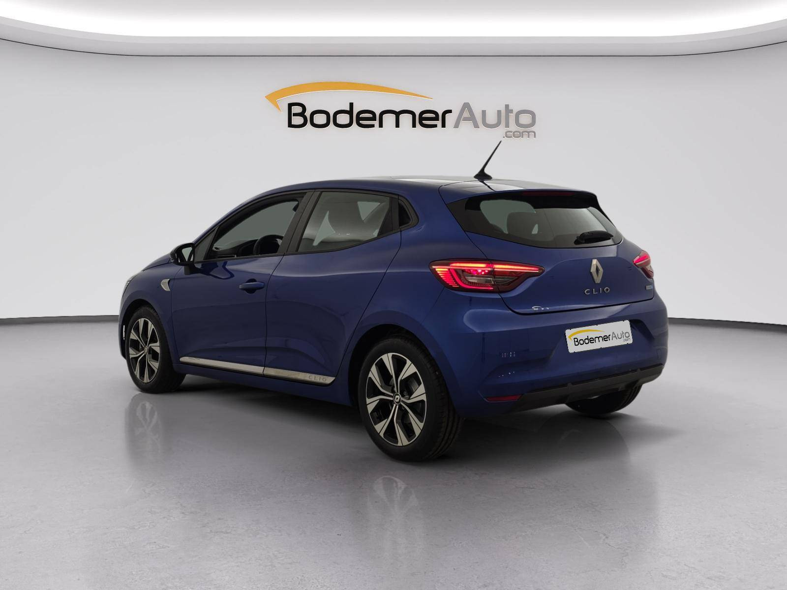 Vente en ligne Renault Clio 5 Clio E-Tech 140 - 21N au prix de 15 490 €