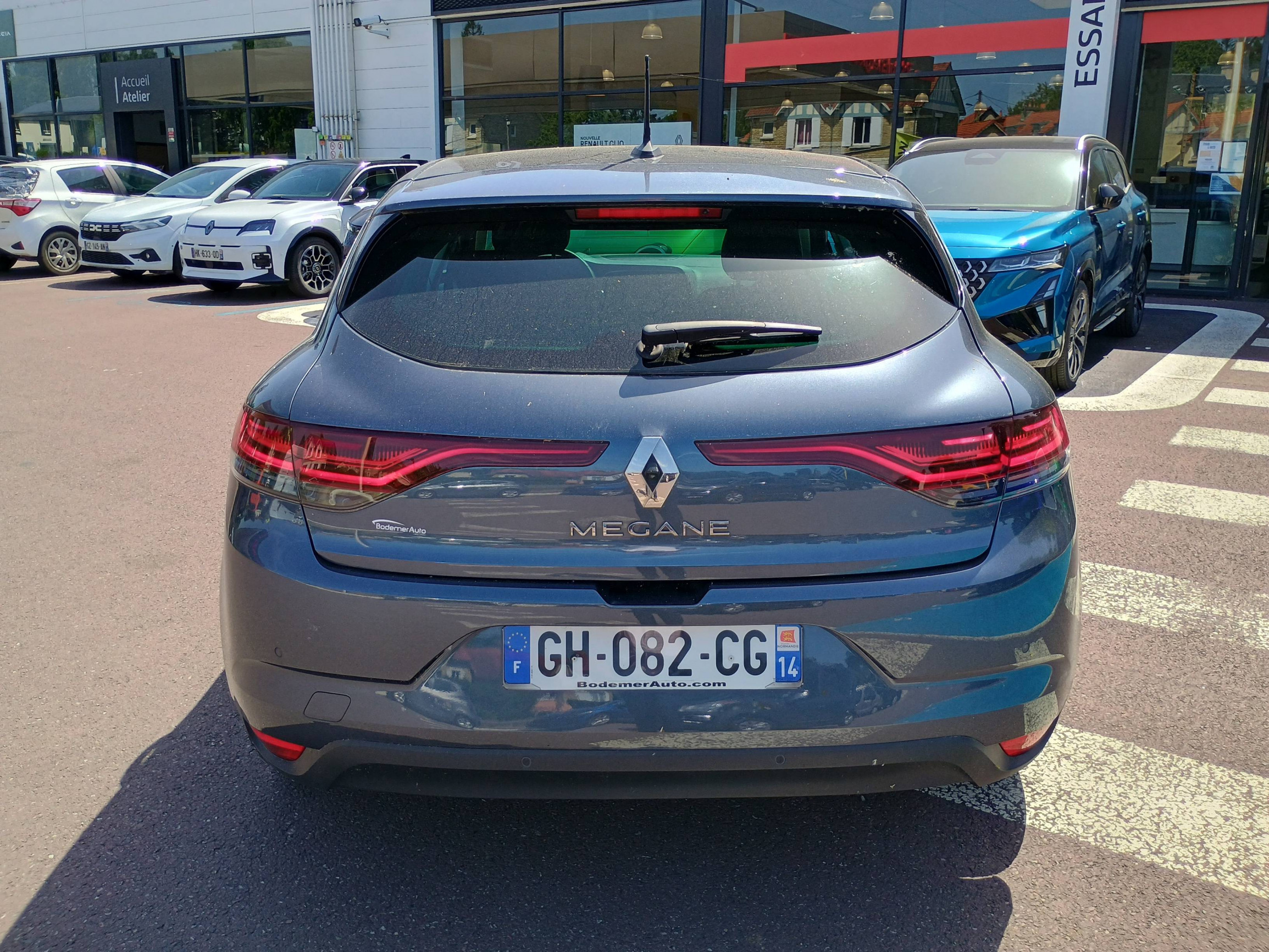 Vente en ligne Renault Megane 4 Mégane IV Berline Blue dCi 115 - 21N au prix de 16 990 €