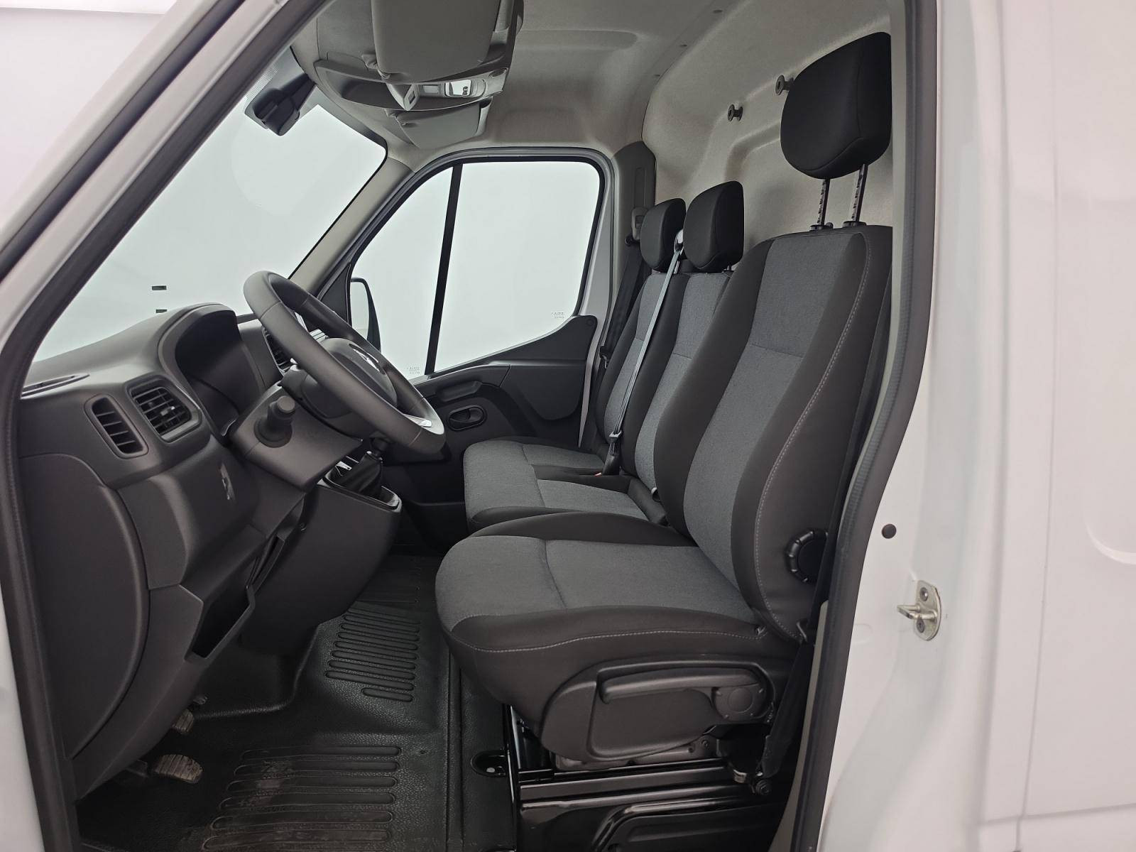 Vente en ligne Renault Master Fourgon MASTER FGN TRAC F3500 L3H3 BLUE DCI 135 au prix de 26 490 €