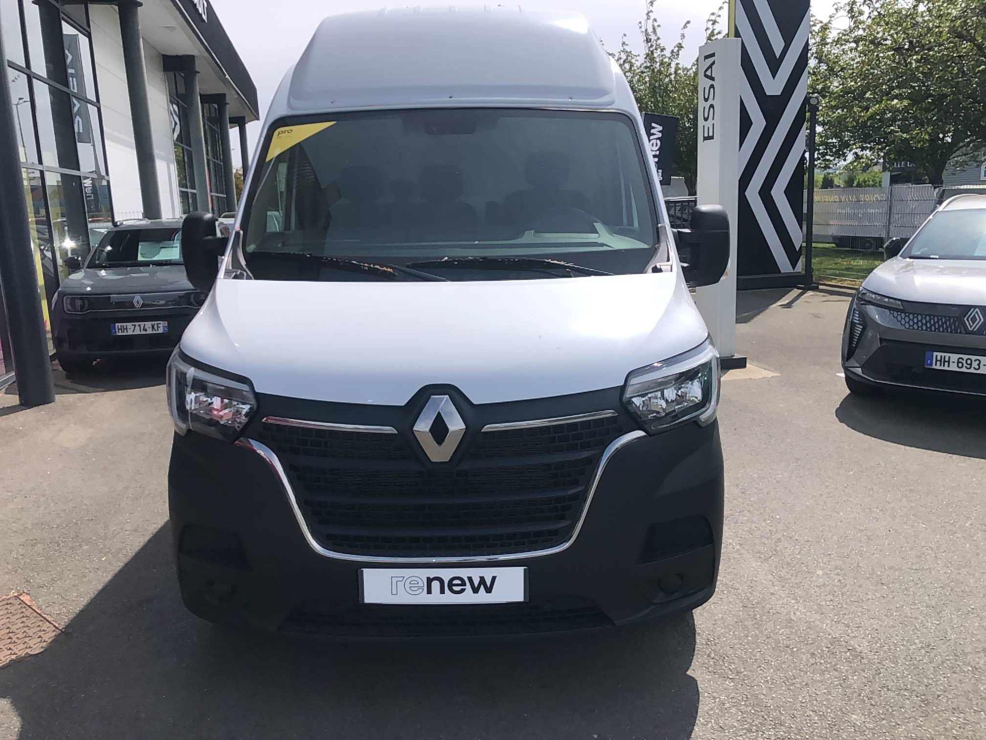 Vente en ligne Renault Master Fourgon MASTER FGN TRAC F3500 L3H3 BLUE DCI 135 au prix de 30 990 €